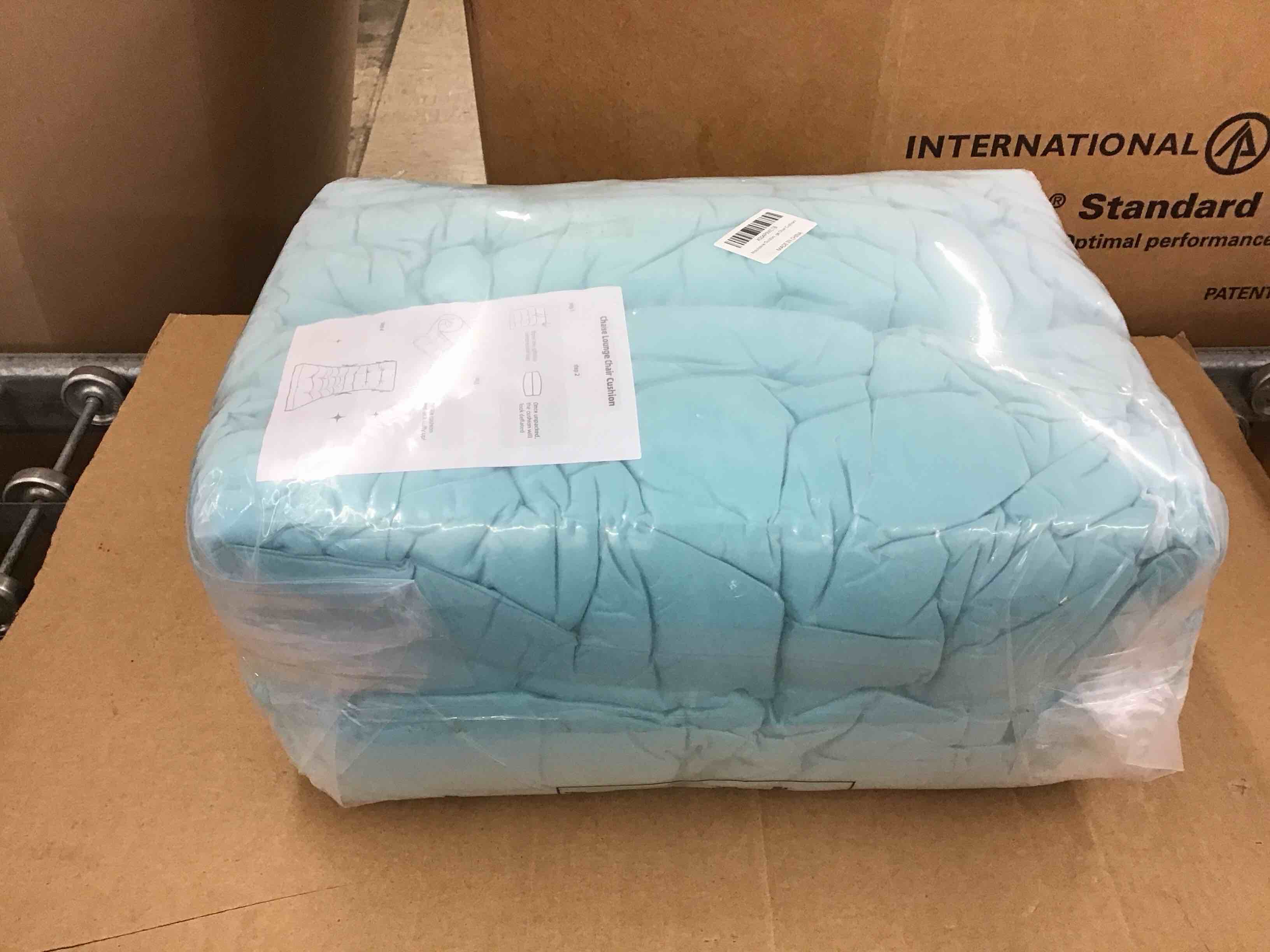 https://s3.amazonaws.com/lotting-images-prod/BoxBids/BXB0600978_1780676898501.jpeg
