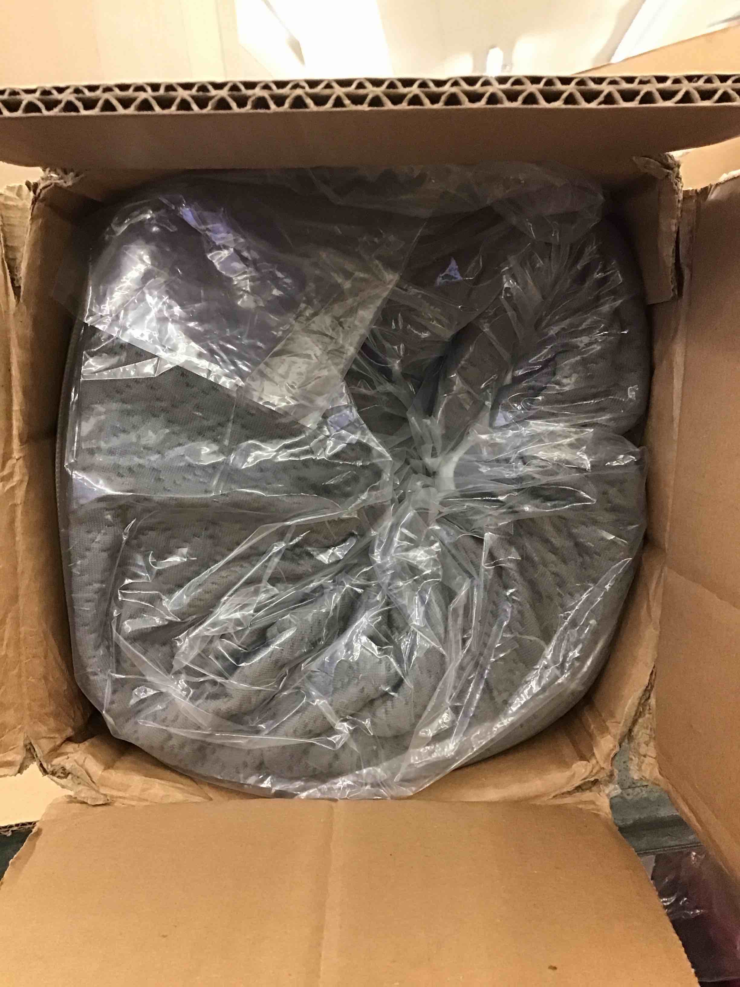 https://s3.amazonaws.com/lotting-images-prod/BoxBids/BXB0601031_1780598563864.jpeg