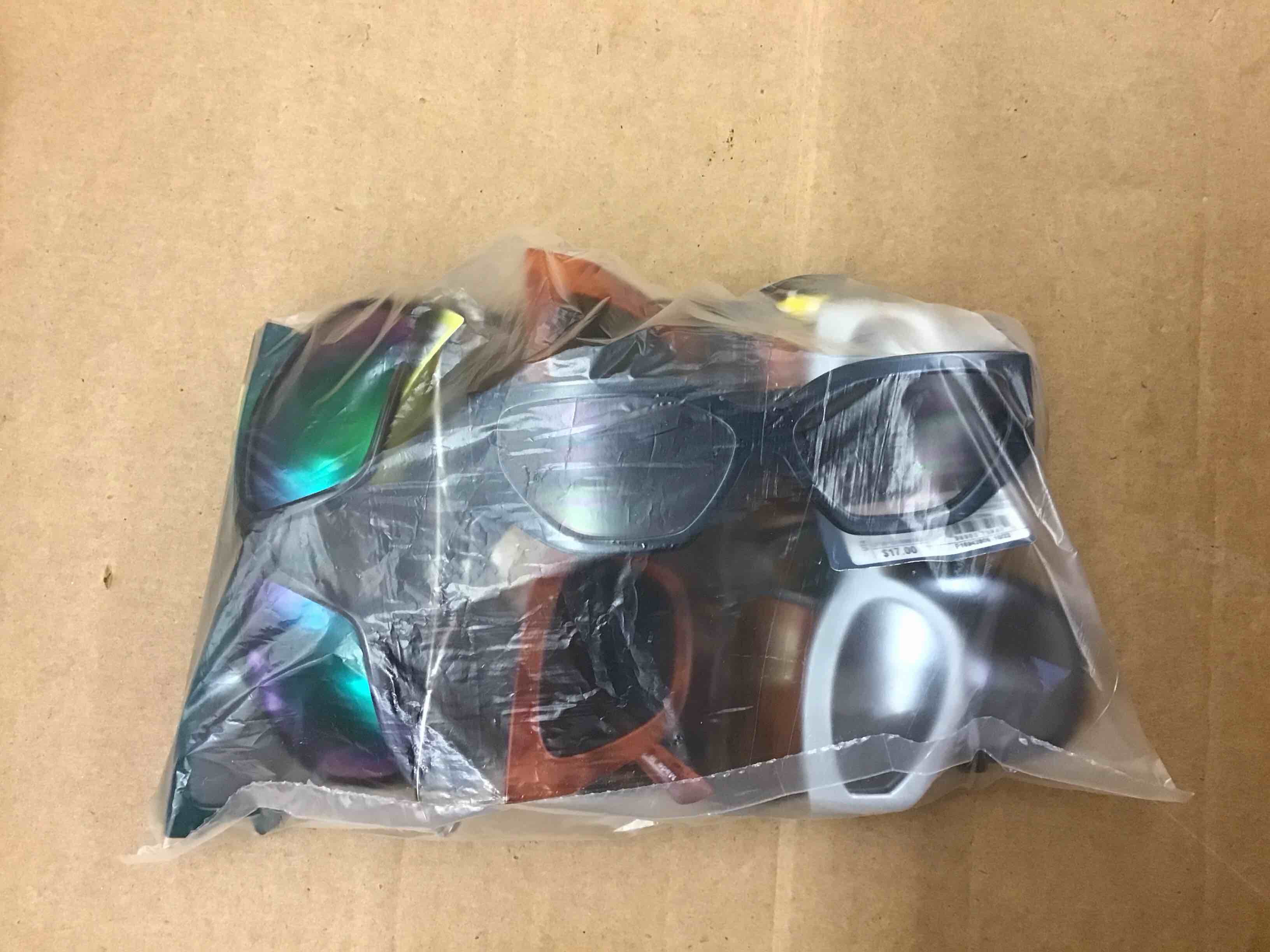 https://s3.amazonaws.com/lotting-images-prod/BoxBids/BXB0601136_1780499138426.jpeg