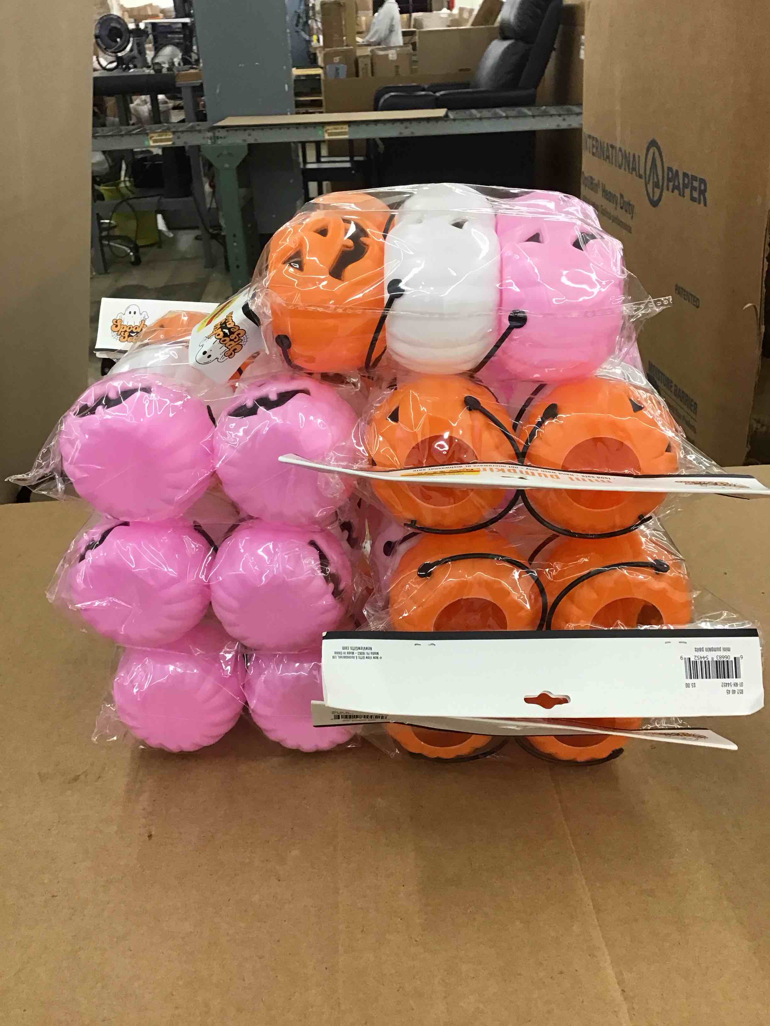 https://s3.amazonaws.com/lotting-images-prod/BoxBids/BXB0601141_1780495851559.jpeg