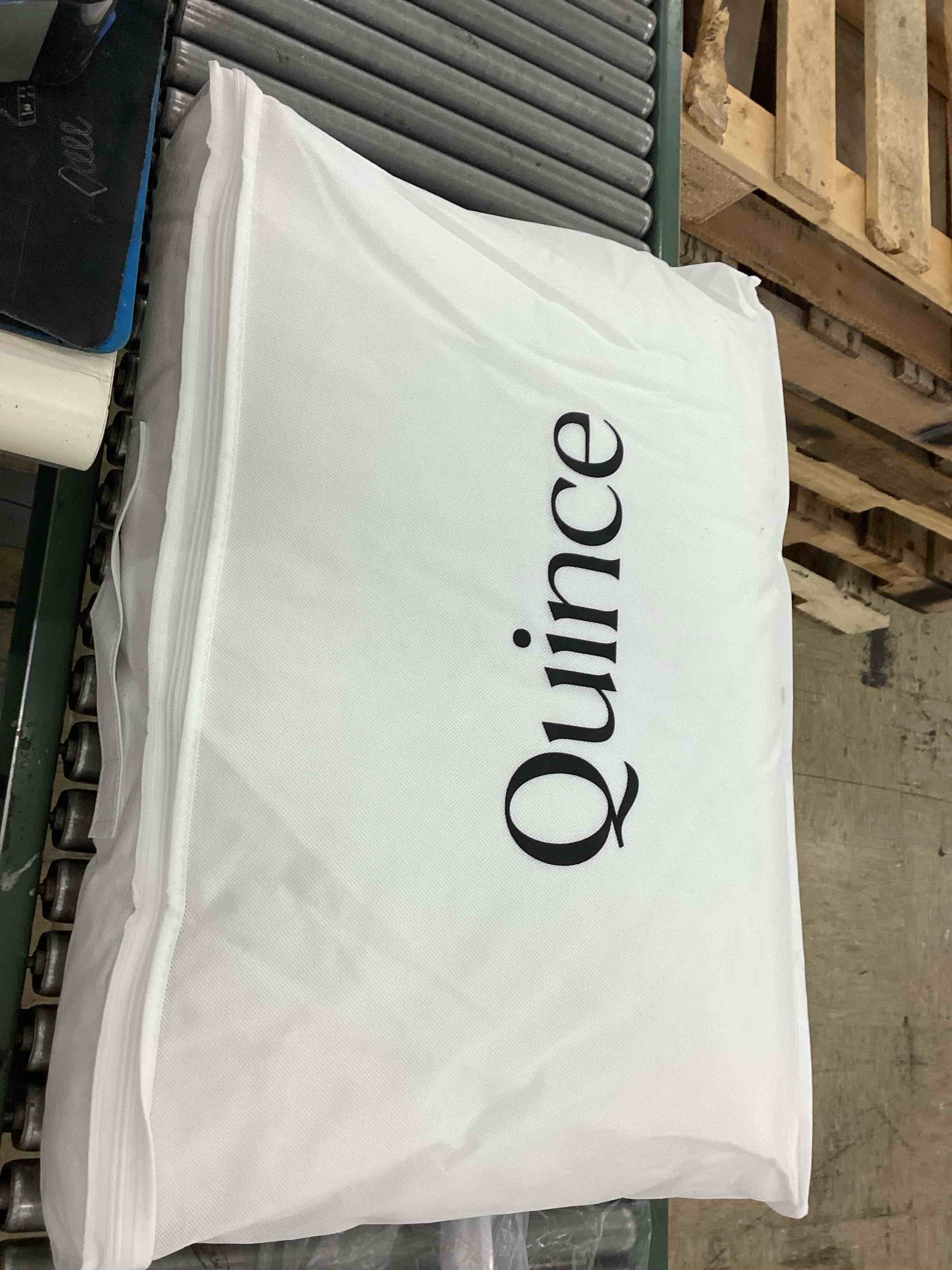 https://s3.amazonaws.com/lotting-images-prod/BoxBids/BXB0601180_1780518050025.jpeg