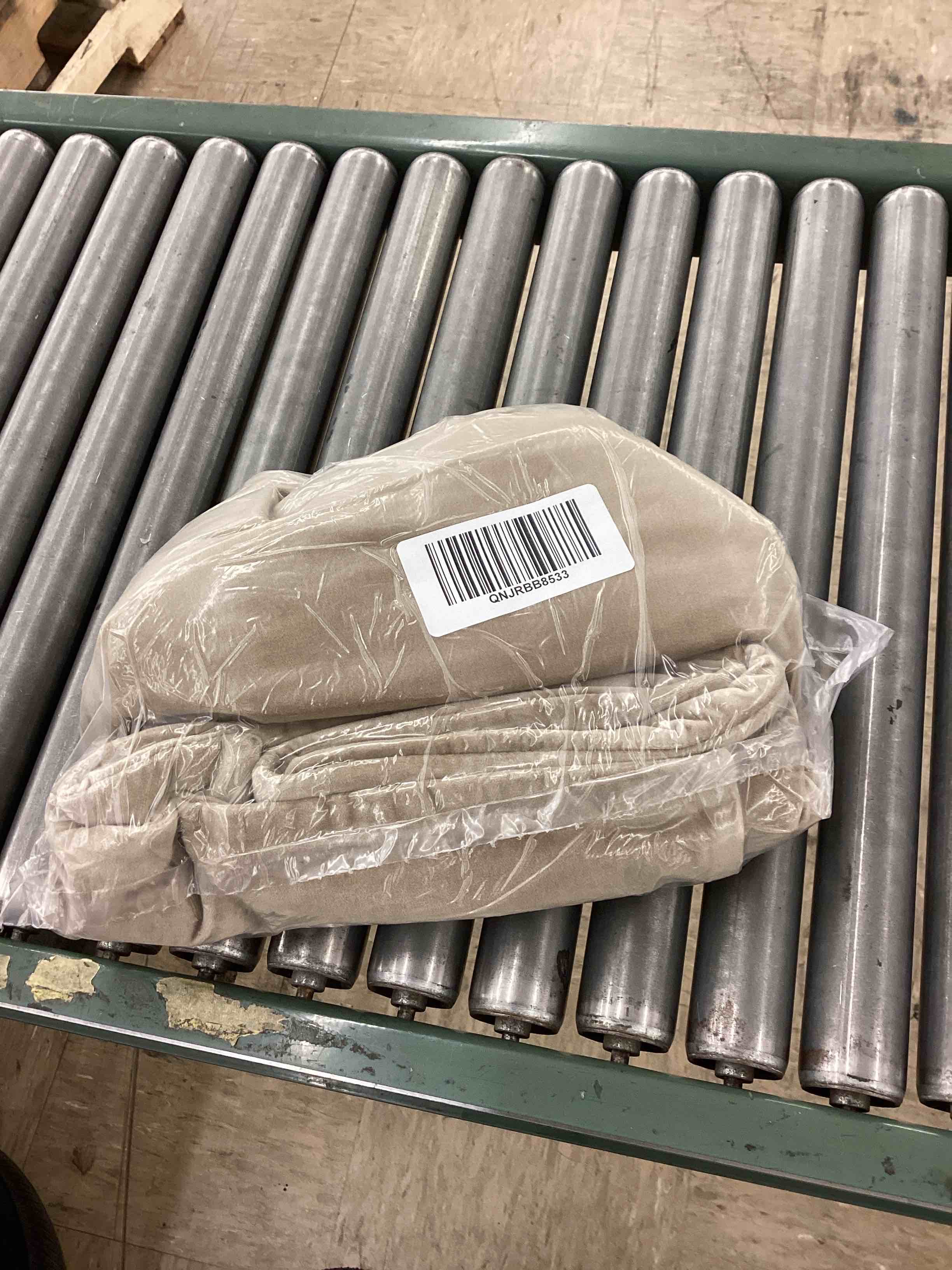 https://s3.amazonaws.com/lotting-images-prod/BoxBids/BXB0601314_1780595212739.jpeg