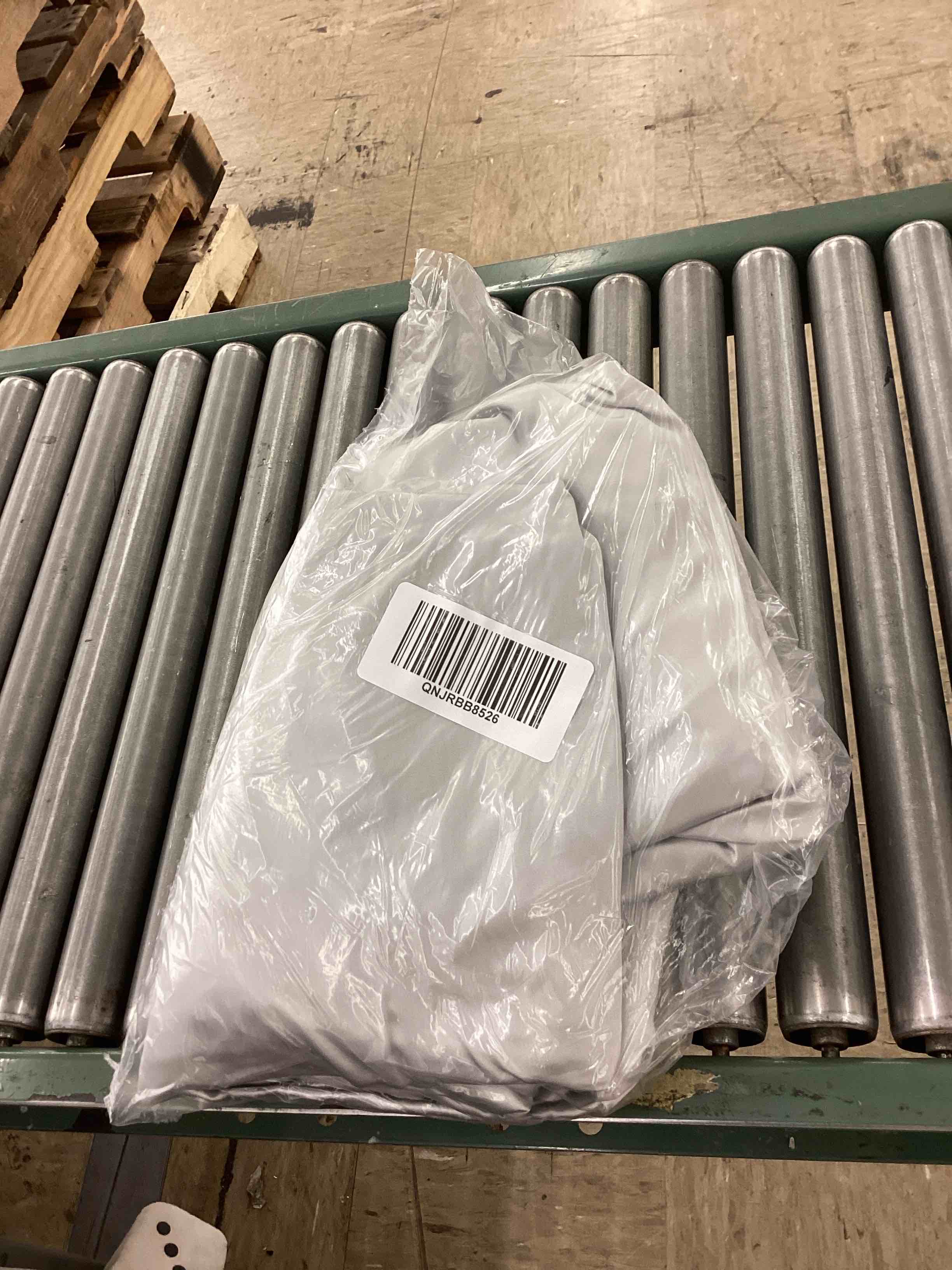 https://s3.amazonaws.com/lotting-images-prod/BoxBids/BXB0601316_1780595319086.jpeg