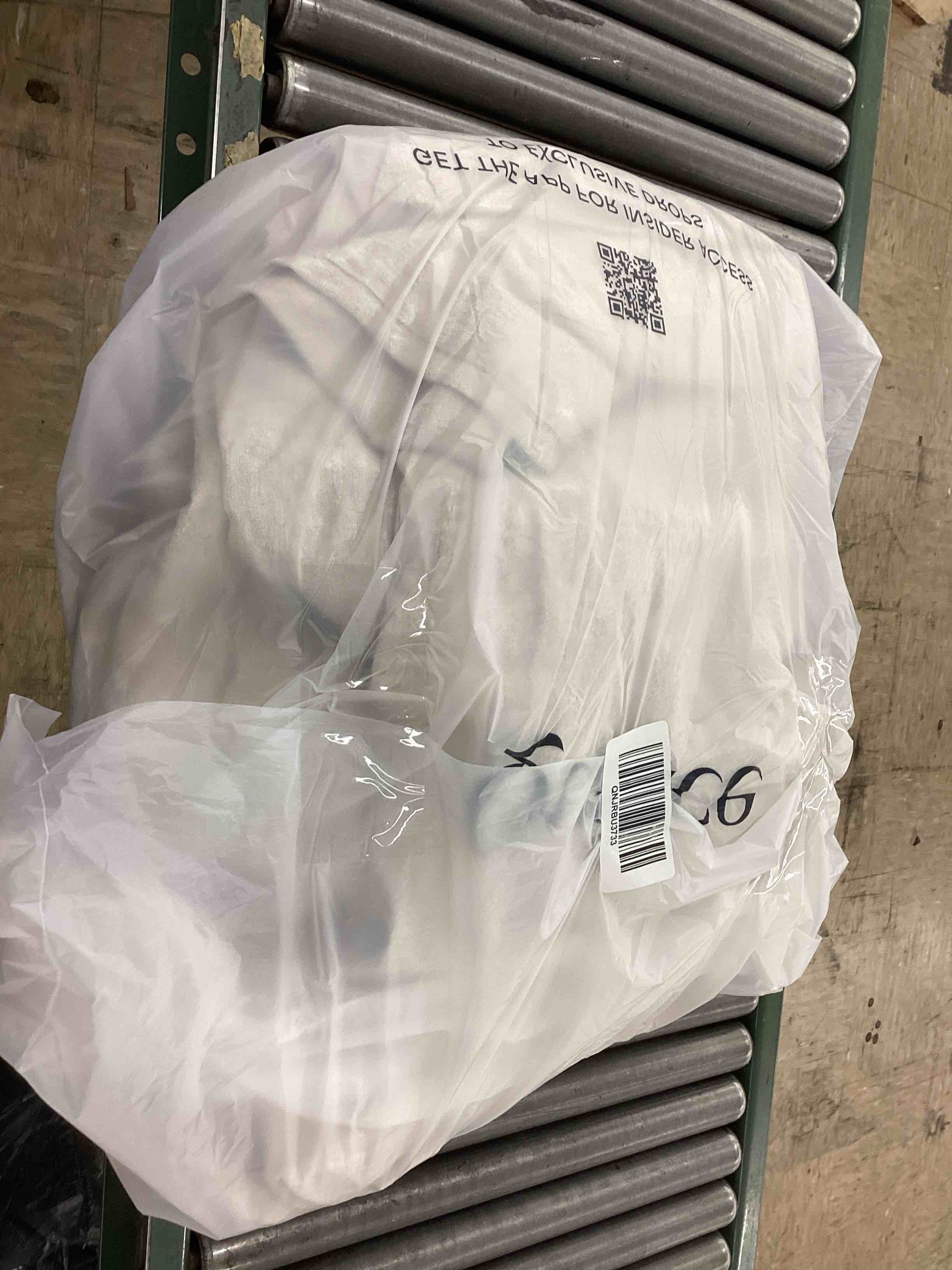 https://s3.amazonaws.com/lotting-images-prod/BoxBids/BXB0601358_1780602764429.jpeg