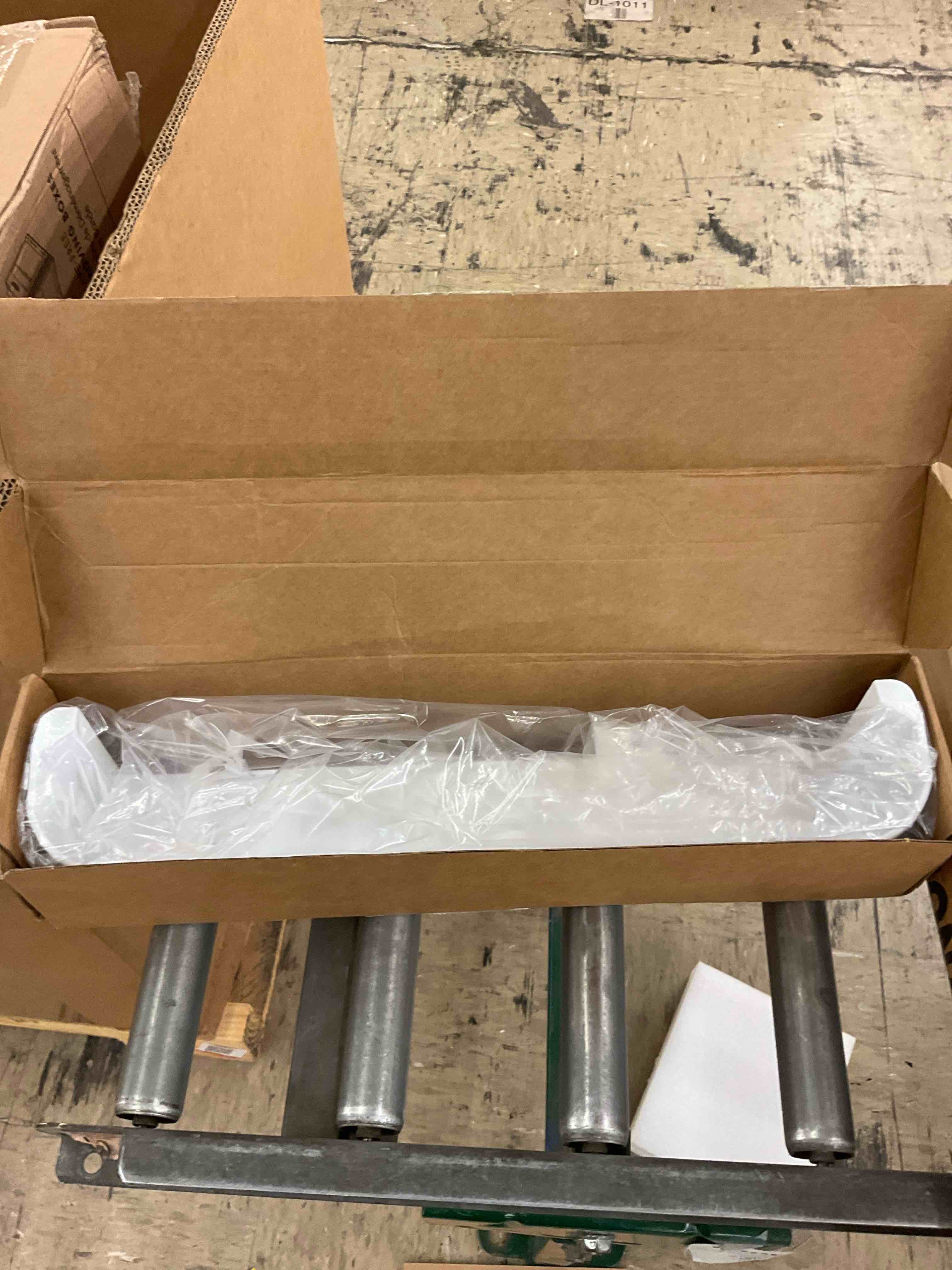 https://s3.amazonaws.com/lotting-images-prod/BoxBids/BXB0601377_1780587197892.jpeg