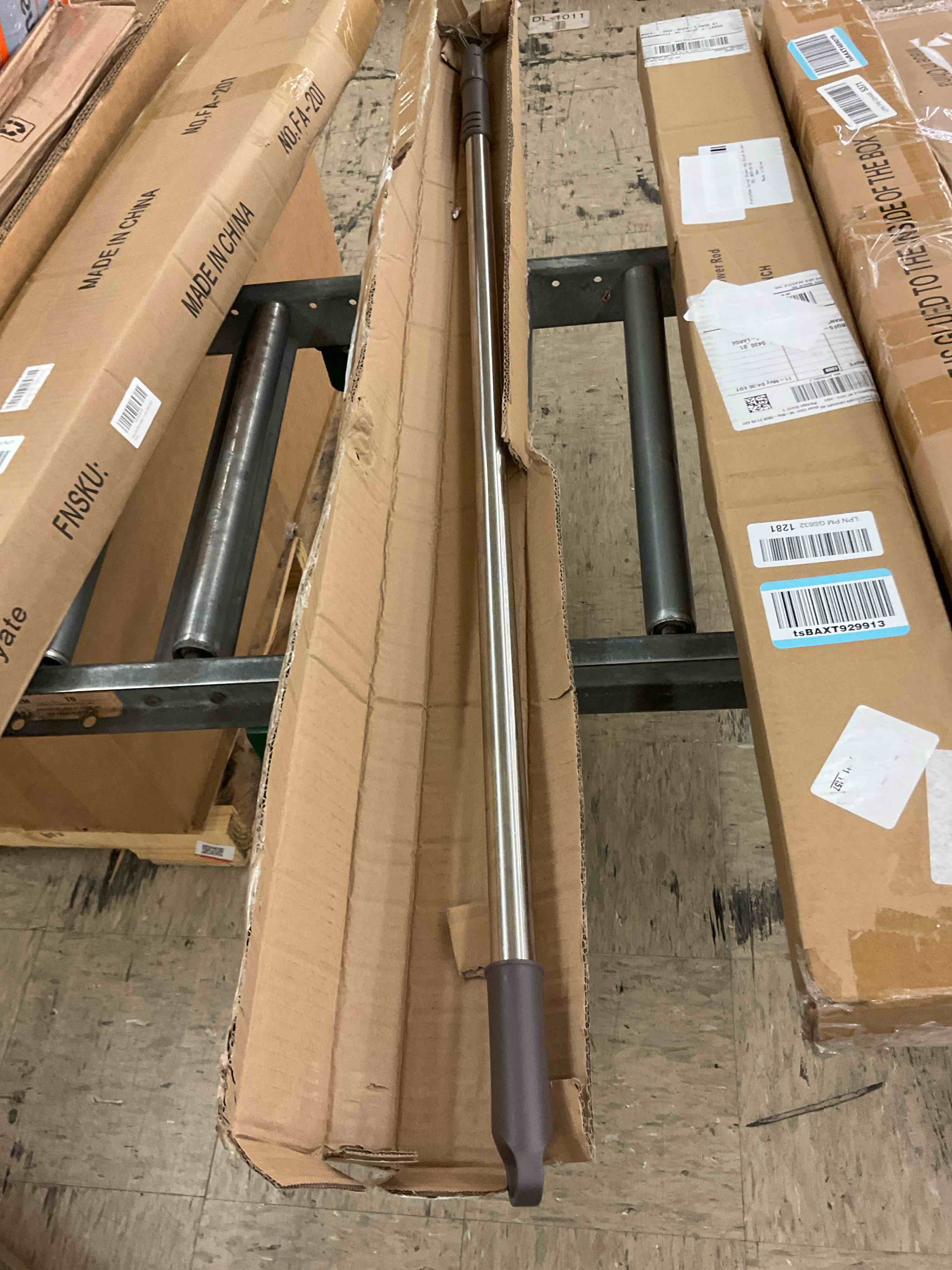https://s3.amazonaws.com/lotting-images-prod/BoxBids/BXB0601379_1780590080191.jpeg