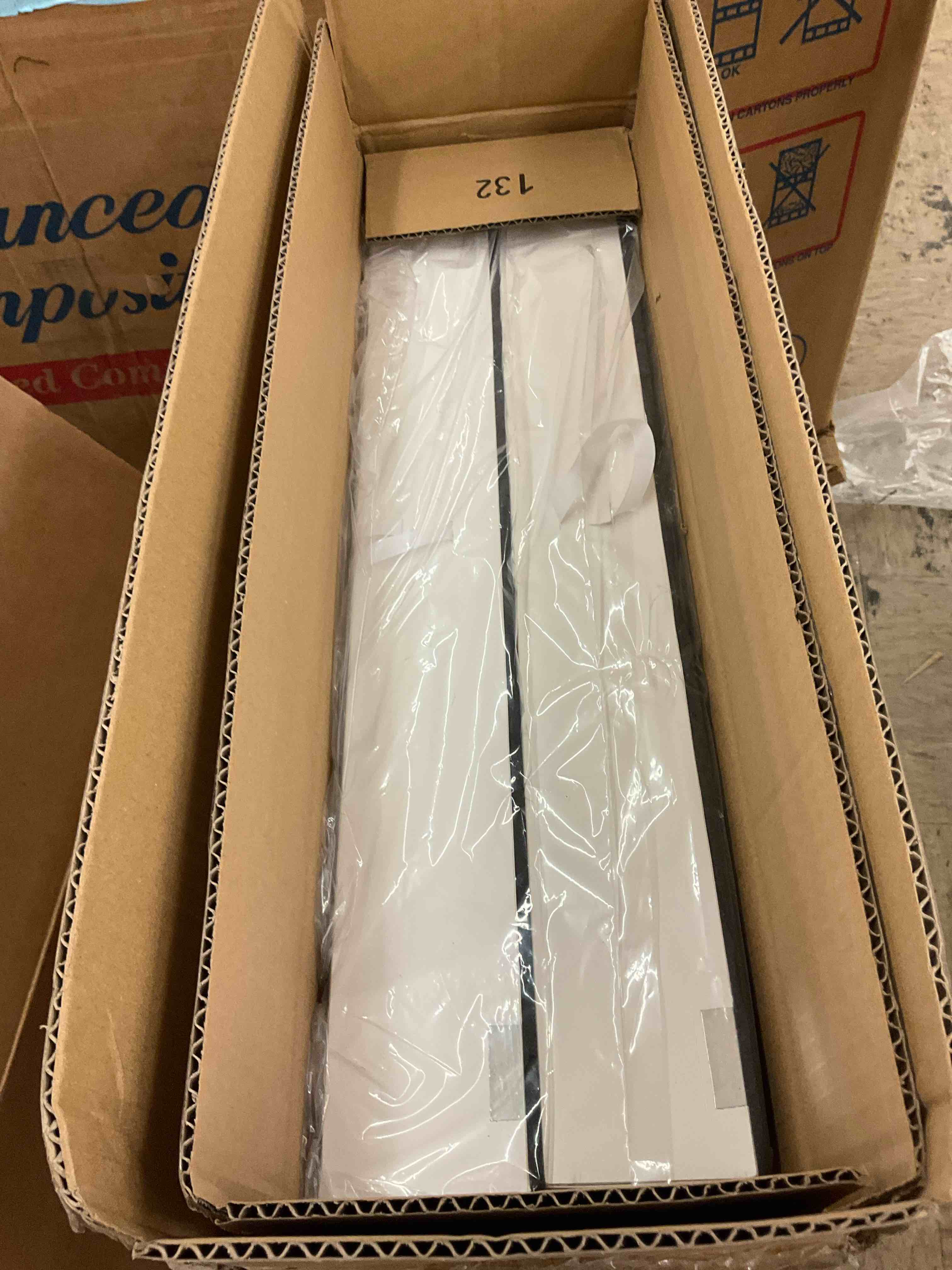 https://s3.amazonaws.com/lotting-images-prod/BoxBids/BXB0601432_1780604384185.jpeg