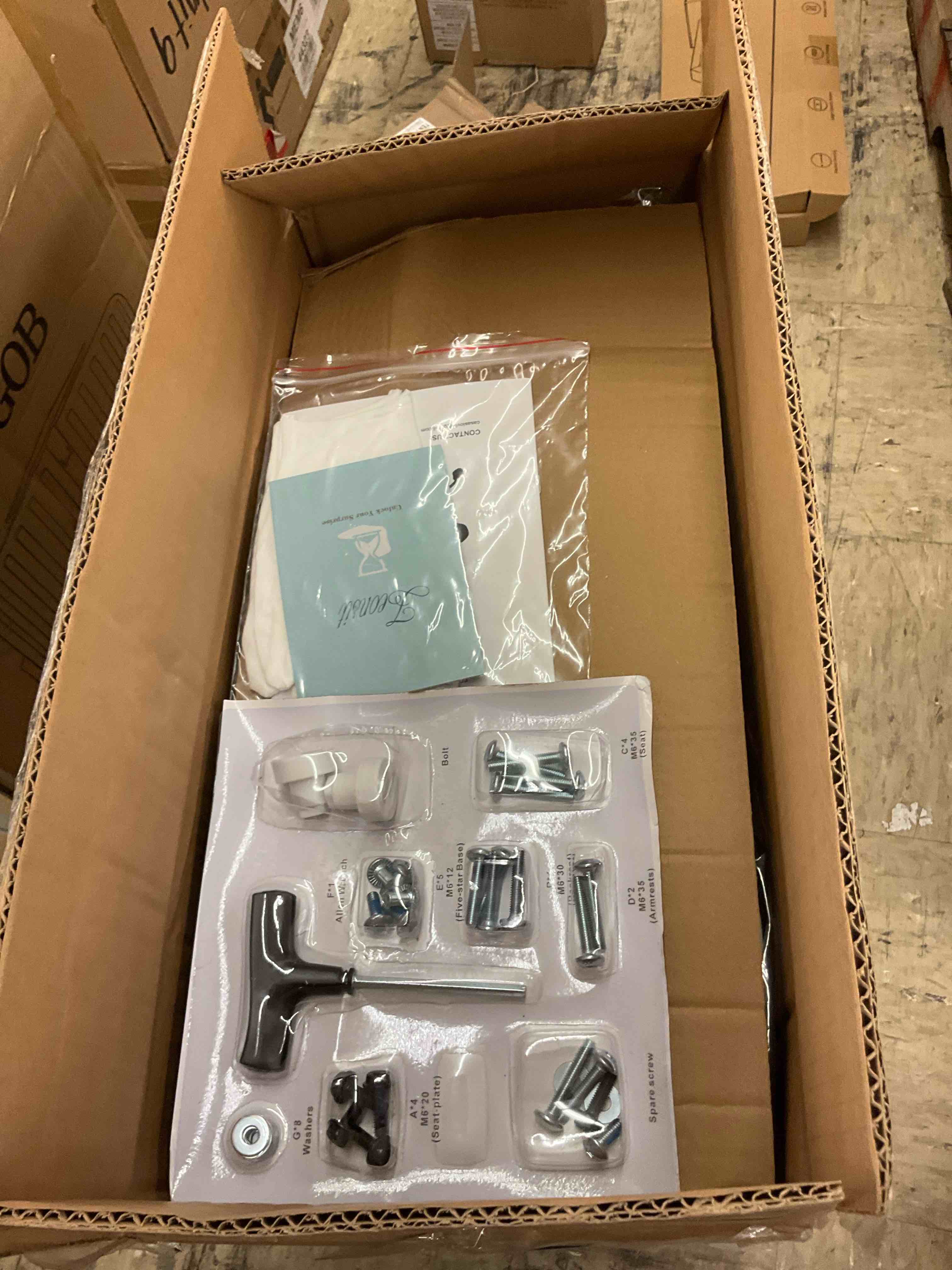https://s3.amazonaws.com/lotting-images-prod/BoxBids/BXB0601436_1780604755046.jpeg