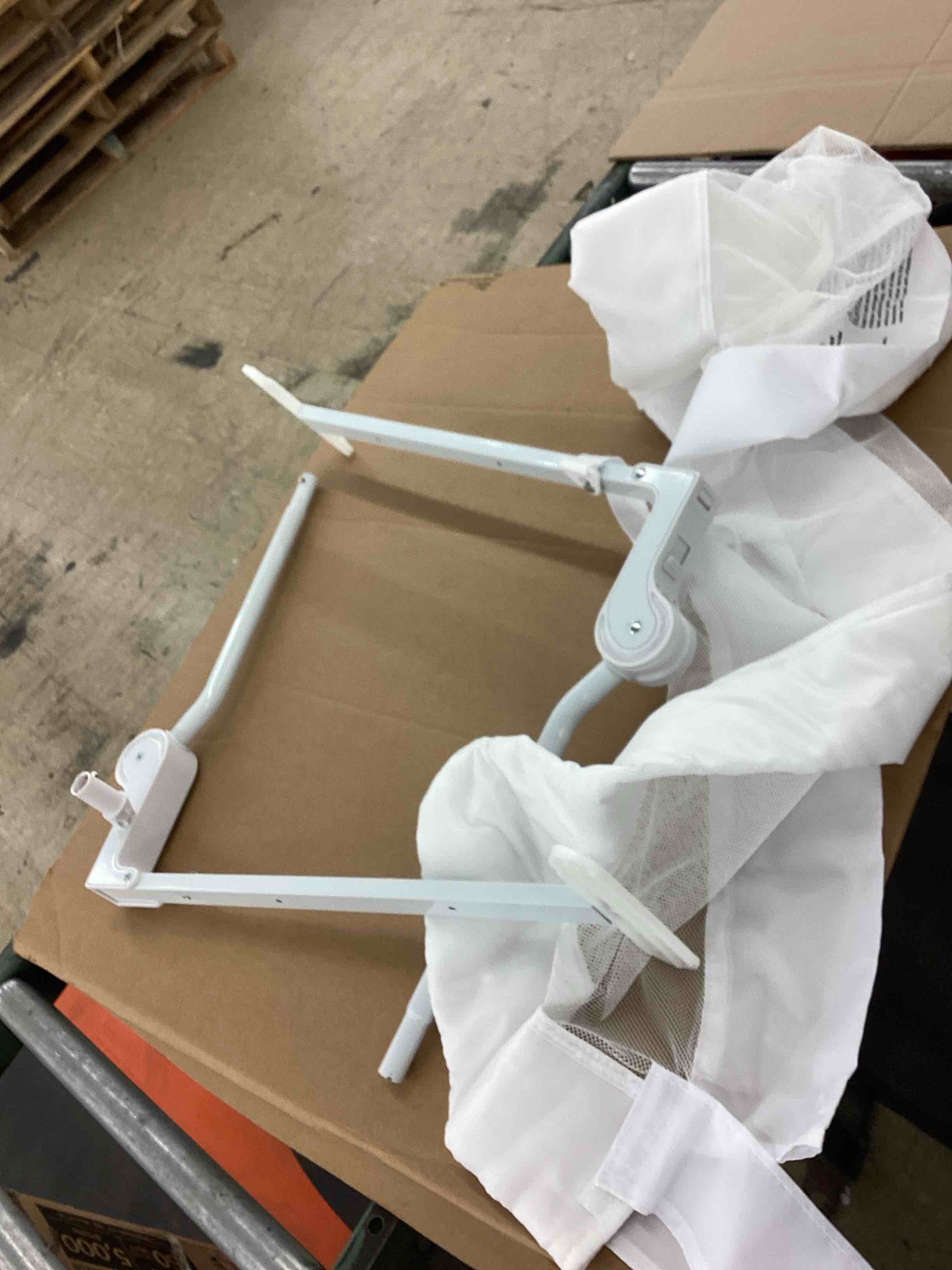 https://s3.amazonaws.com/lotting-images-prod/BoxBids/BXB0601520_1780504377707.jpeg