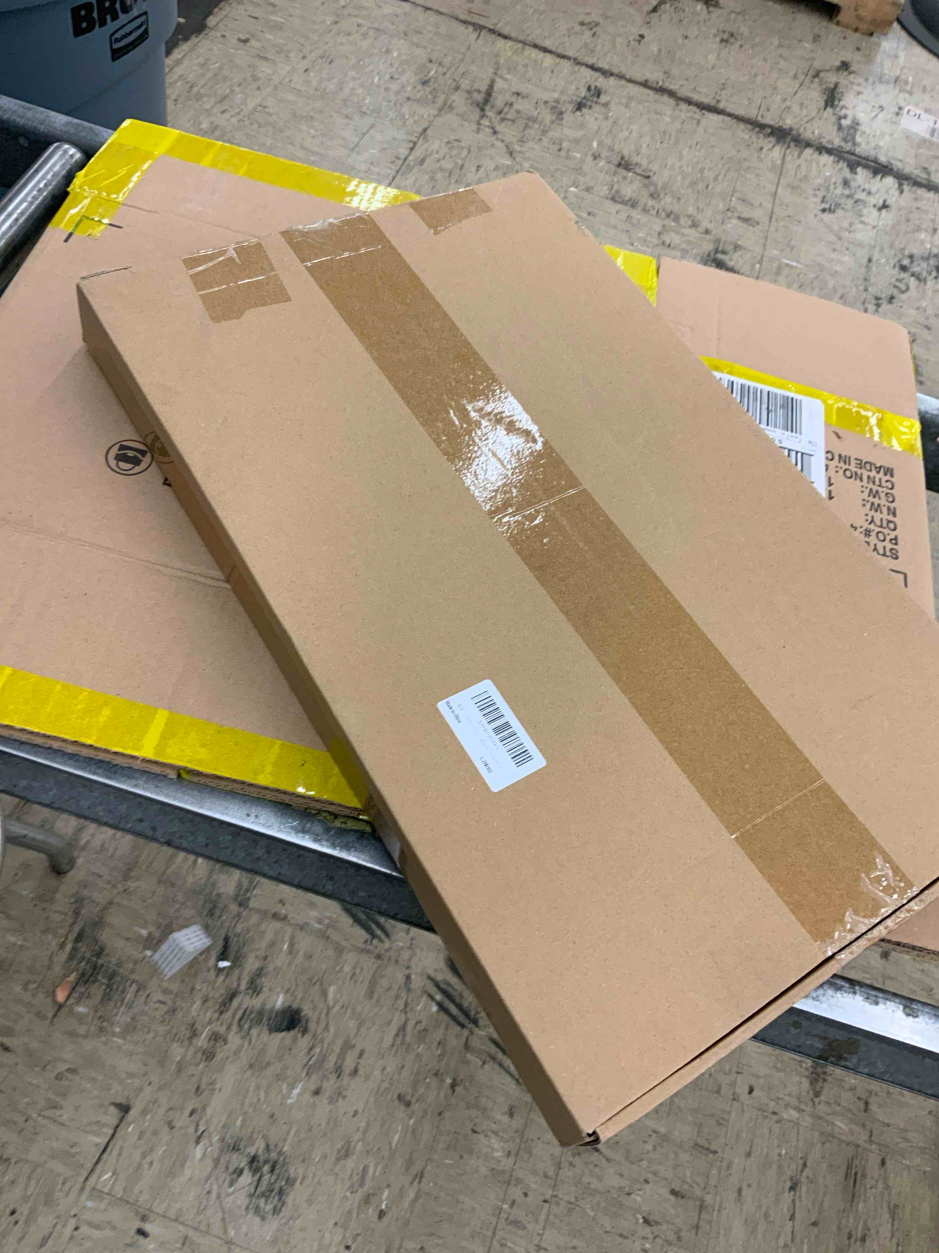 https://s3.amazonaws.com/lotting-images-prod/BoxBids/BXB0601576_1780941294901.jpeg