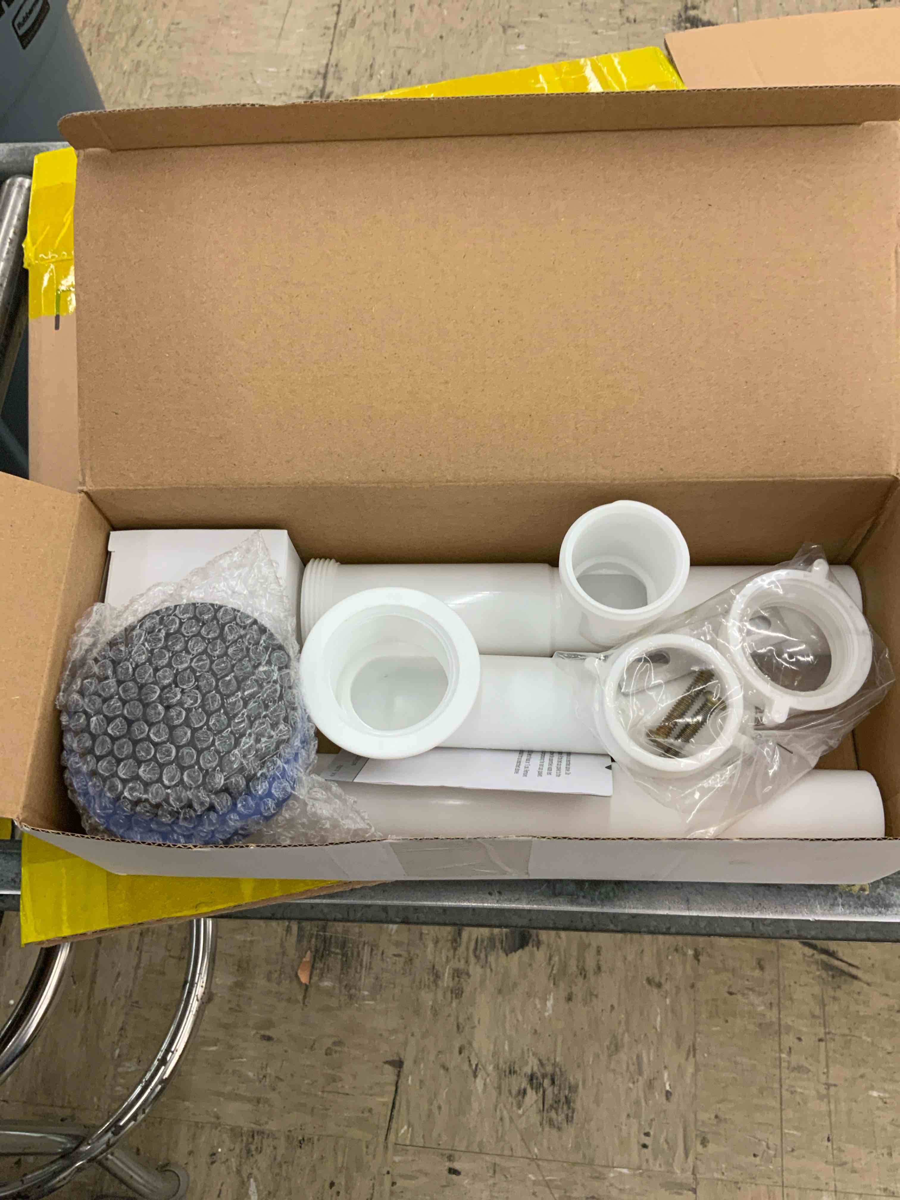 https://s3.amazonaws.com/lotting-images-prod/BoxBids/BXB0601592_1780938198095.jpeg