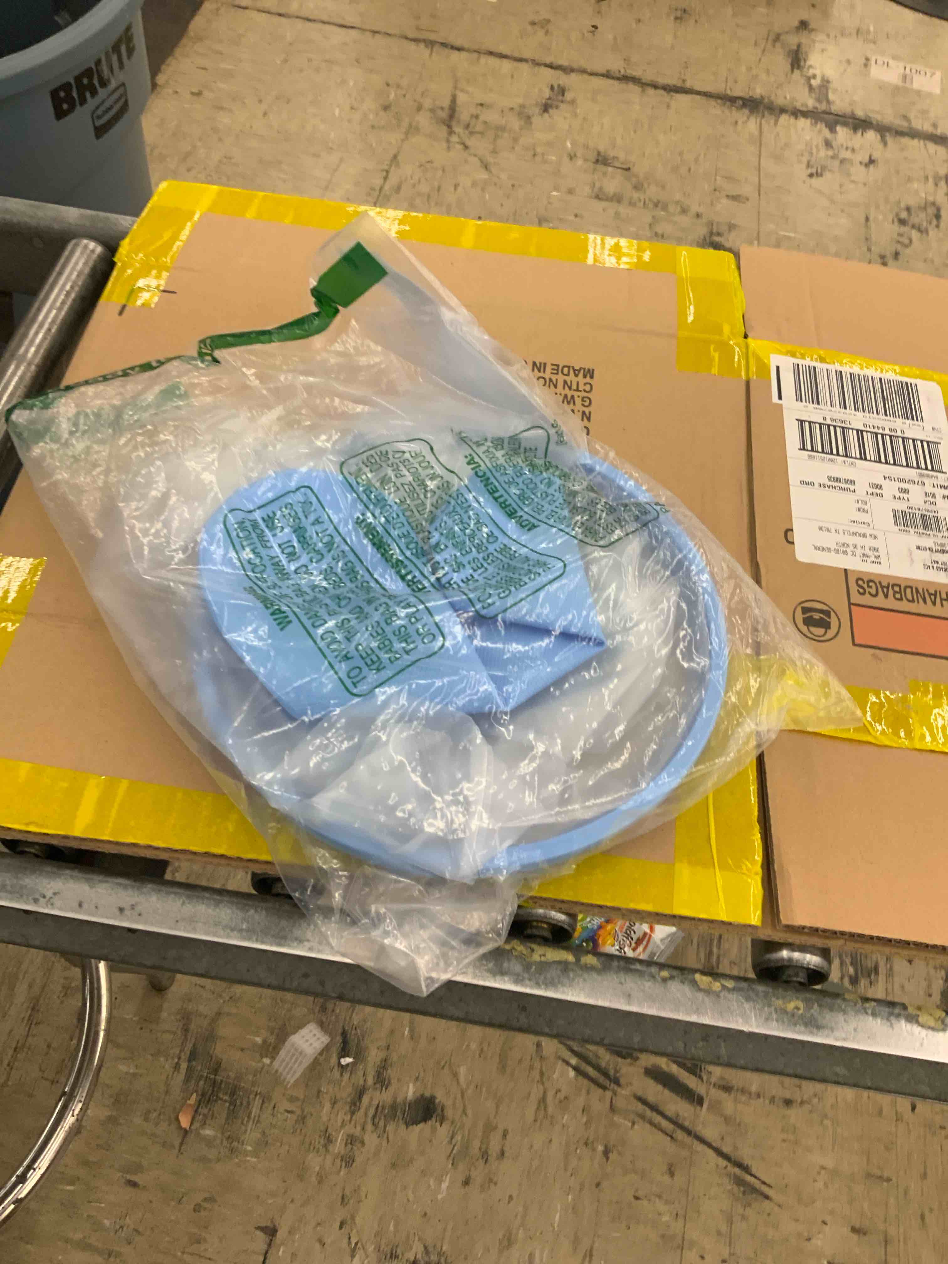https://s3.amazonaws.com/lotting-images-prod/BoxBids/BXB0601619_1780933770527.jpeg