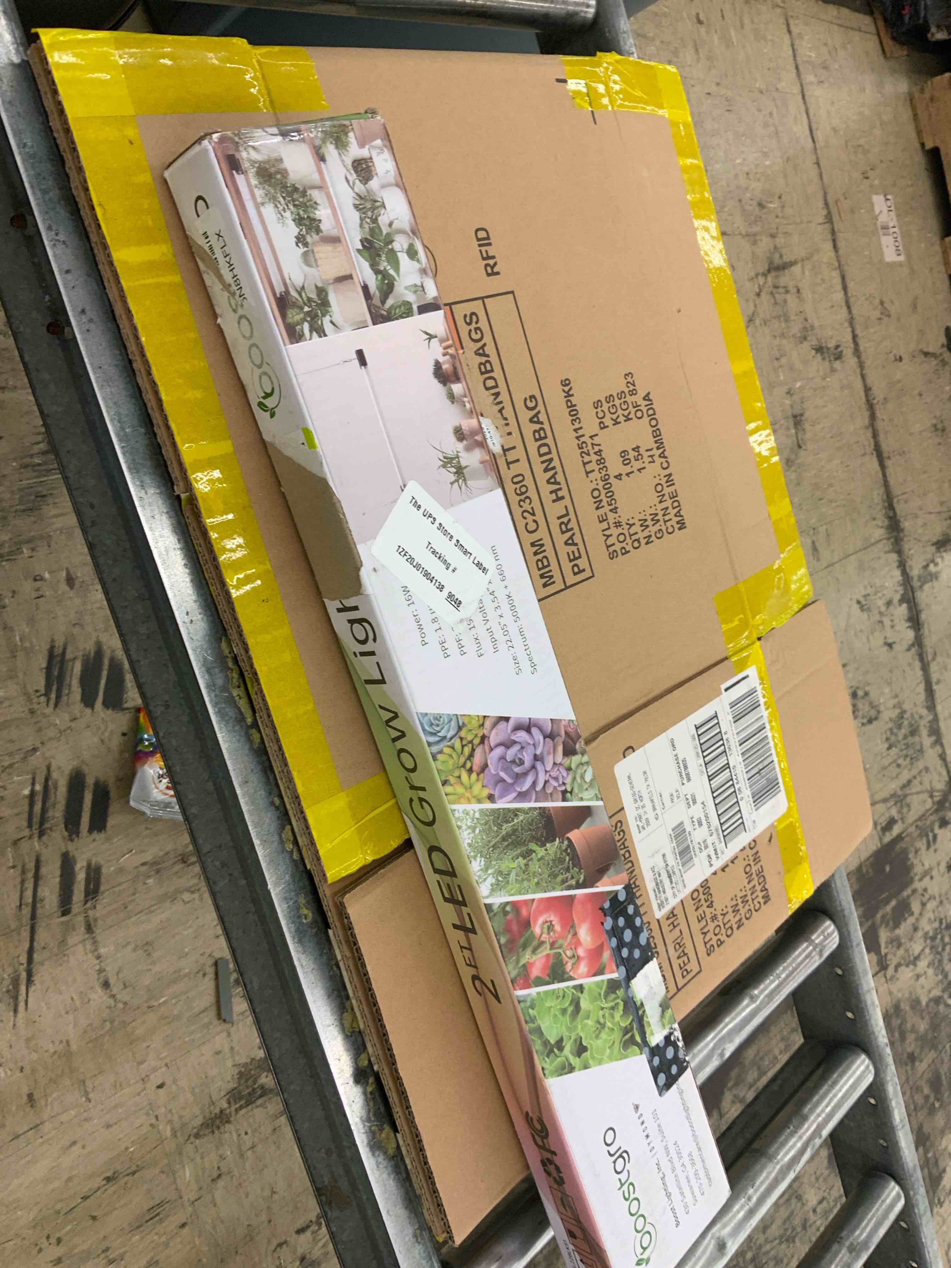 https://s3.amazonaws.com/lotting-images-prod/BoxBids/BXB0601626_1780932896798.jpeg