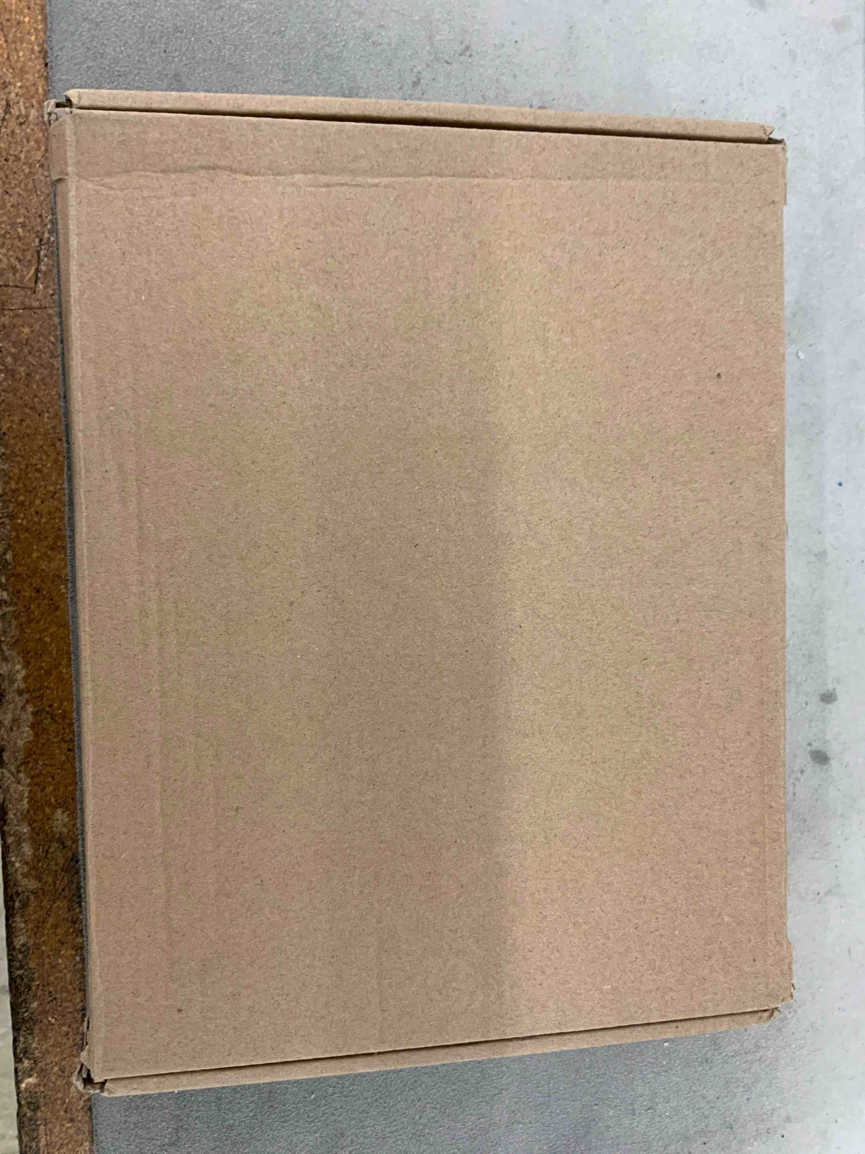 https://s3.amazonaws.com/lotting-images-prod/BoxBids/BXB0601638_1780930384540.jpeg