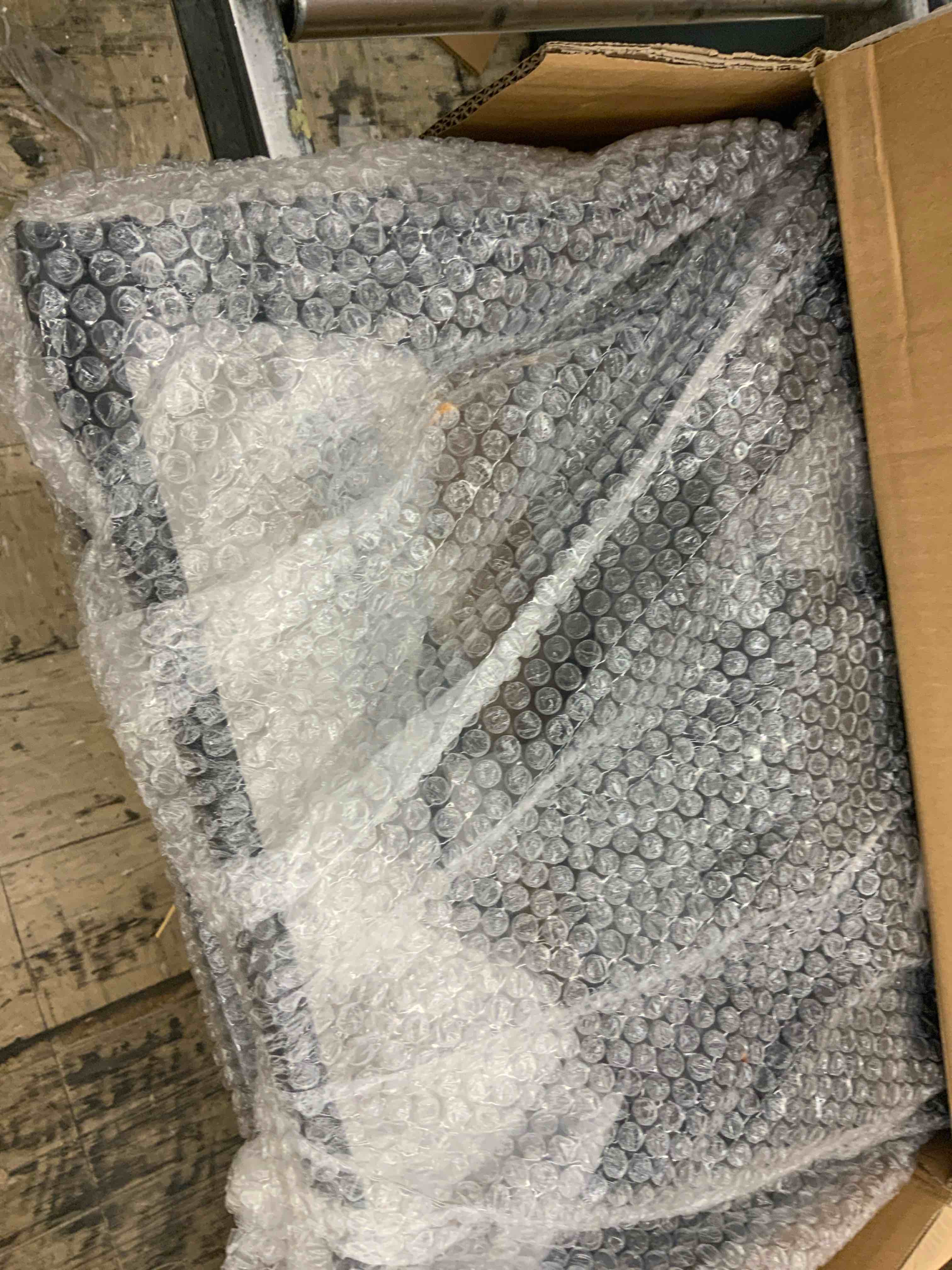 https://s3.amazonaws.com/lotting-images-prod/BoxBids/BXB0601703_1780671630643.jpeg