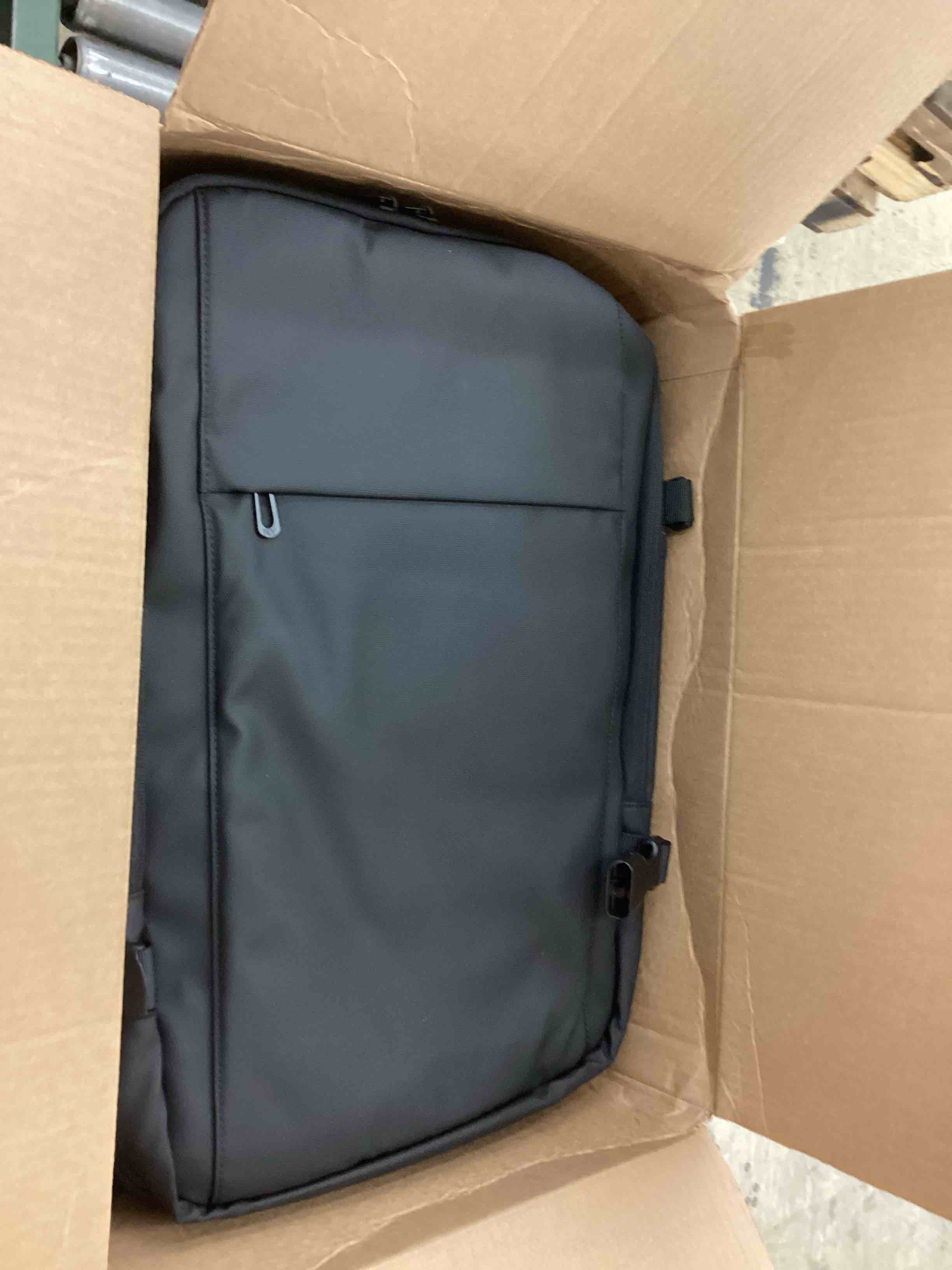 https://s3.amazonaws.com/lotting-images-prod/BoxBids/BXB0601728_1780668061643.jpeg