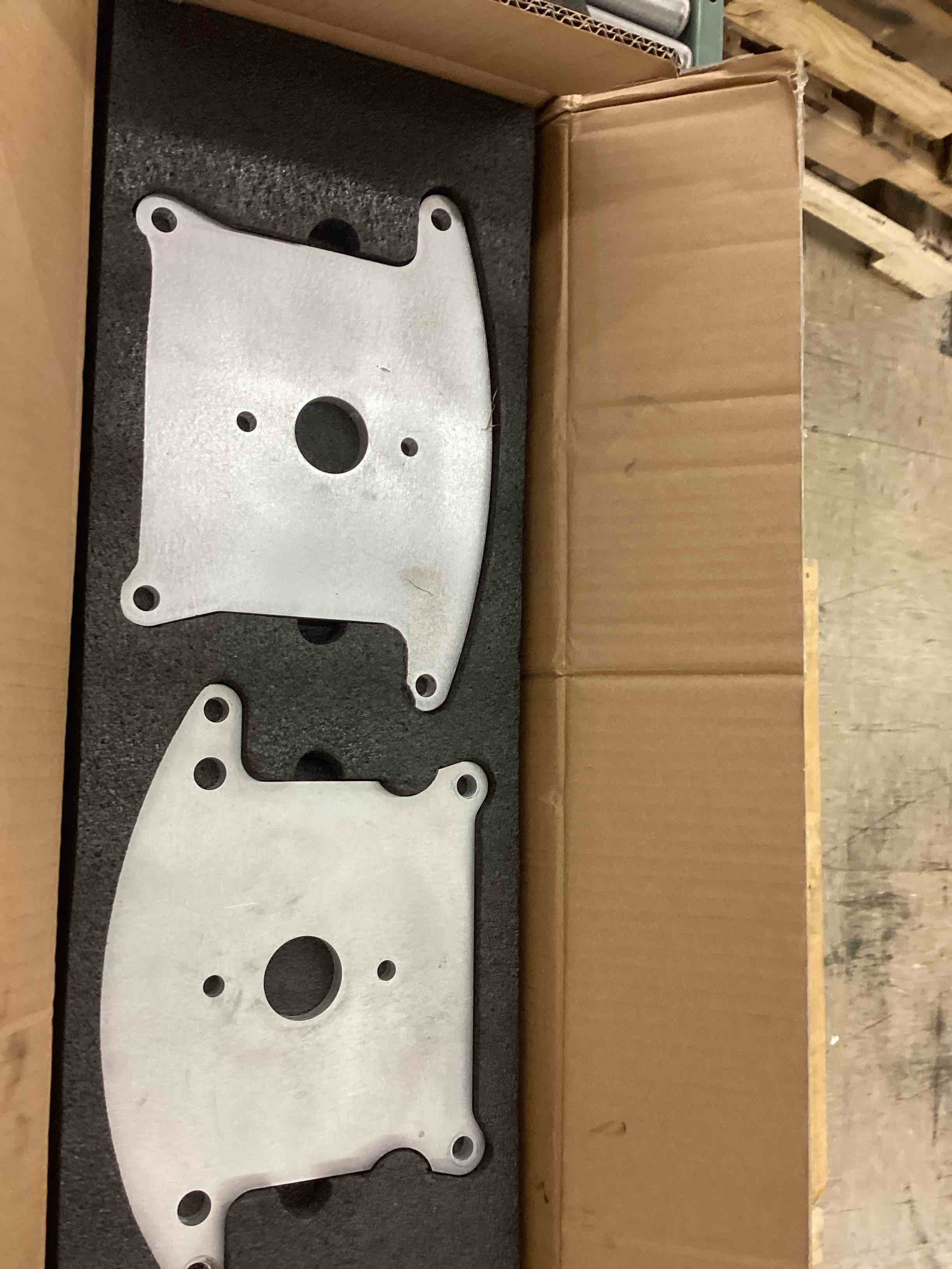 https://s3.amazonaws.com/lotting-images-prod/BoxBids/BXB0601731_1780671855875.jpeg