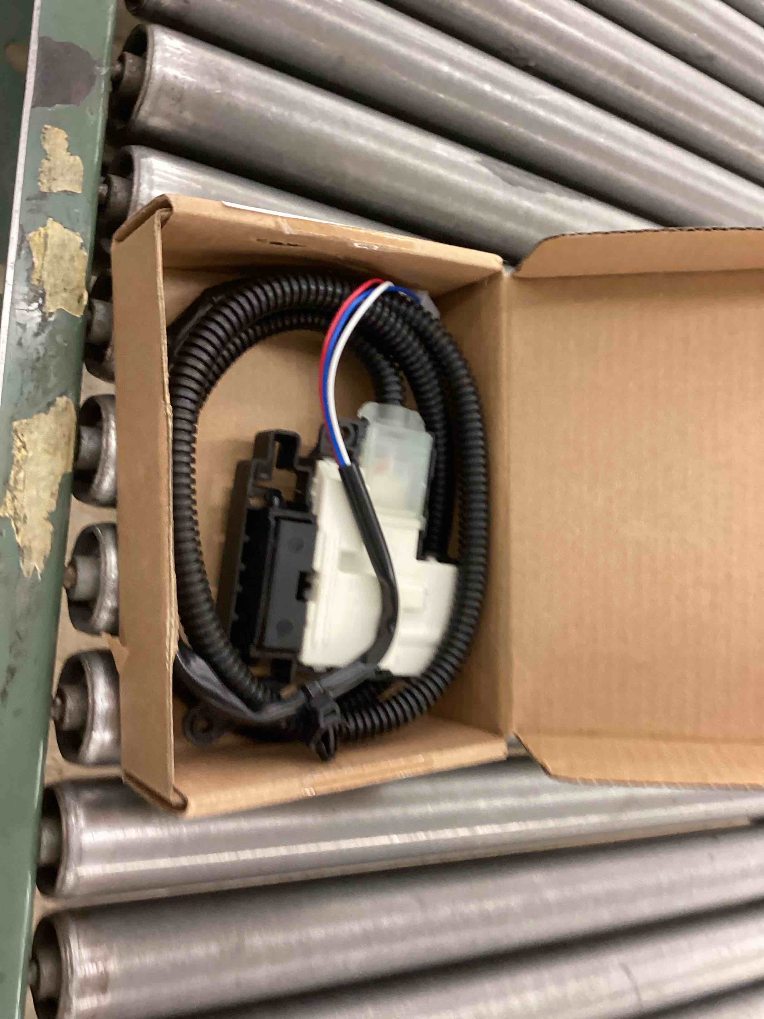 https://s3.amazonaws.com/lotting-images-prod/BoxBids/BXB0601794_1780929859880.jpeg