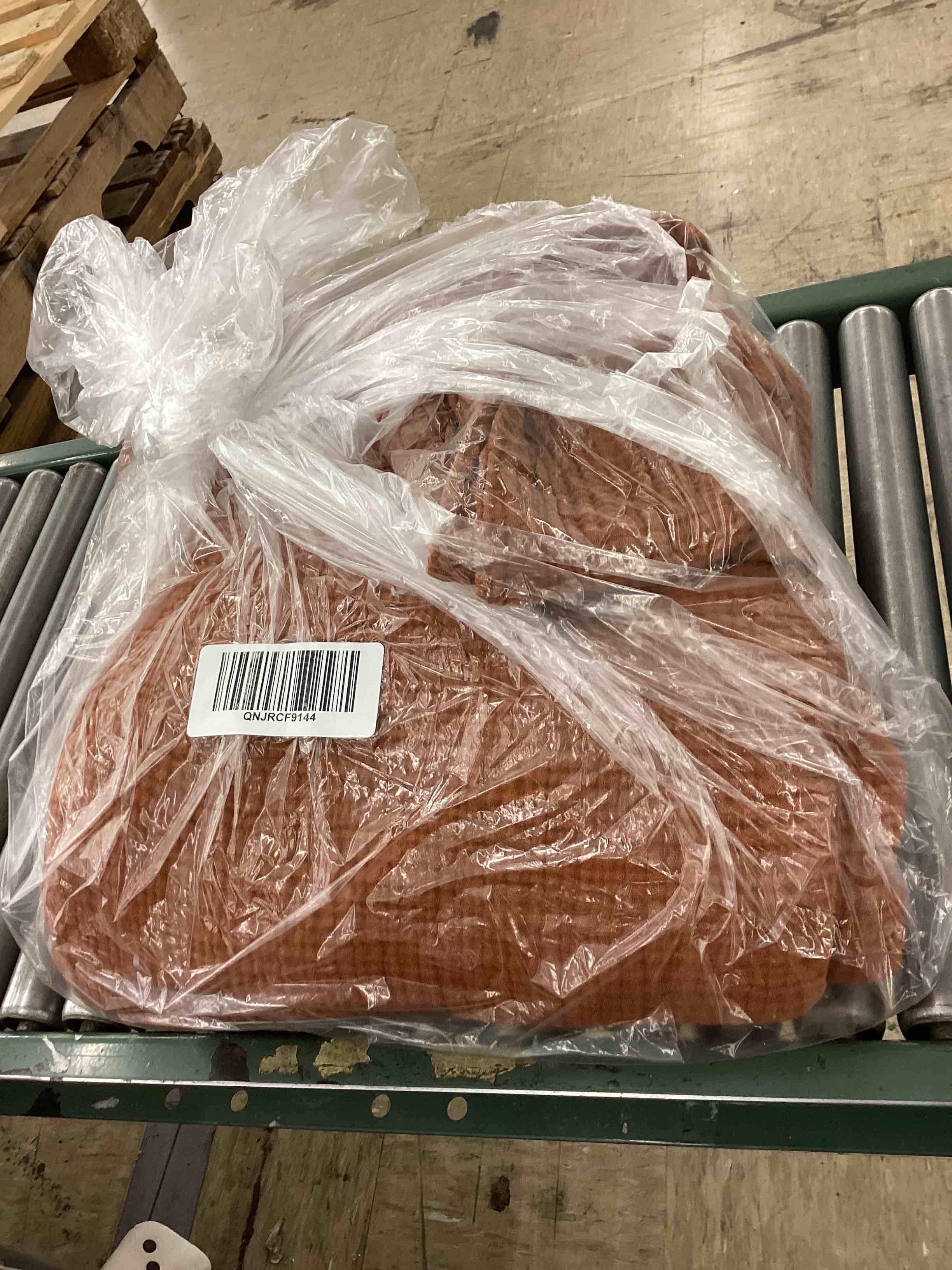 https://s3.amazonaws.com/lotting-images-prod/BoxBids/BXB0601877_1780605198731.jpeg