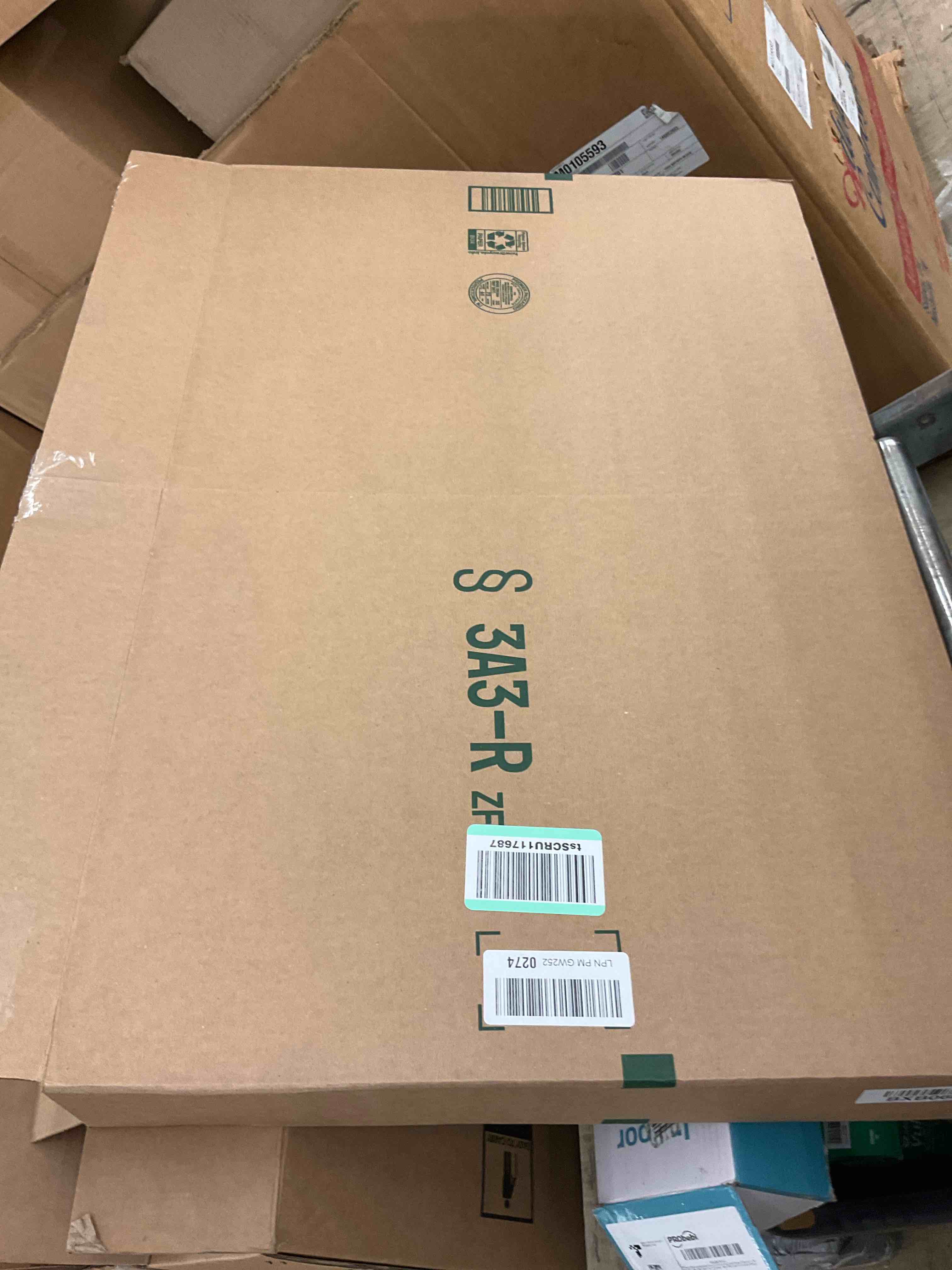 https://s3.amazonaws.com/lotting-images-prod/BoxBids/BXB0601894_1780680531425.jpeg