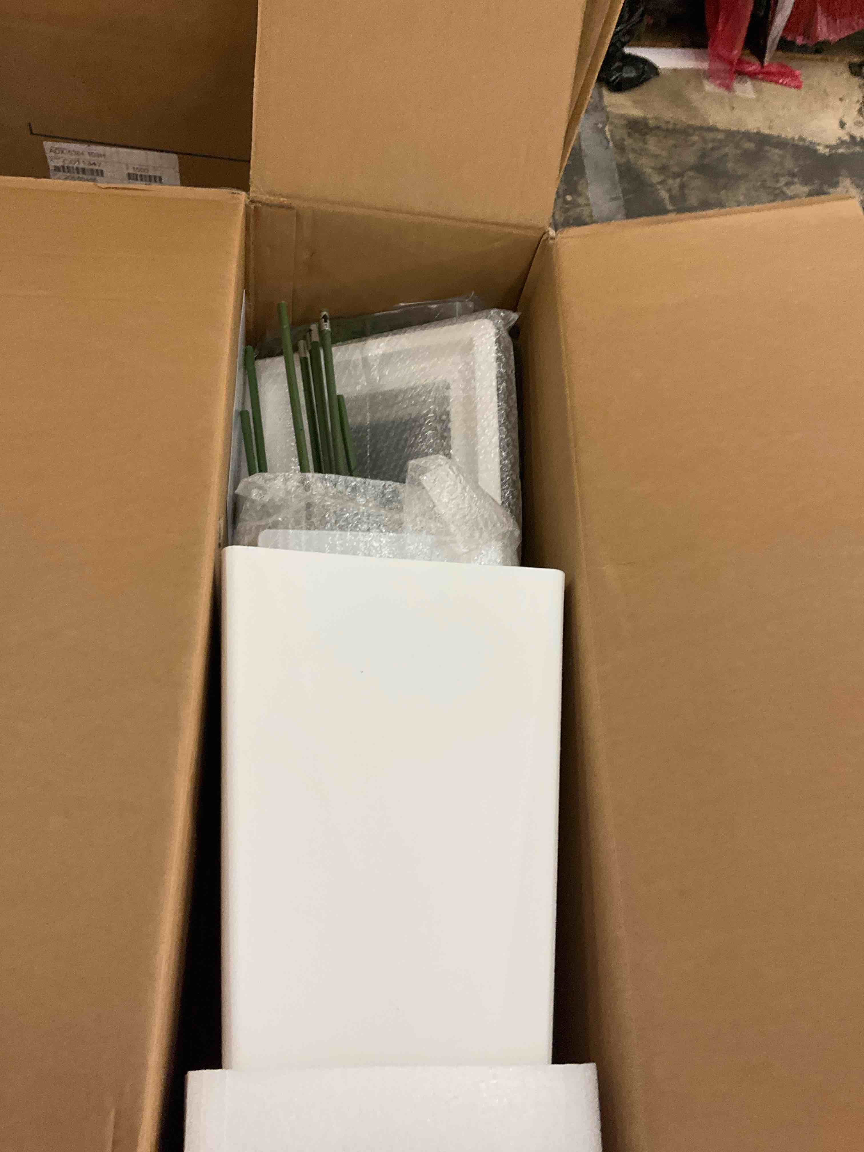 https://s3.amazonaws.com/lotting-images-prod/BoxBids/BXB0601897_1780680772061.jpeg
