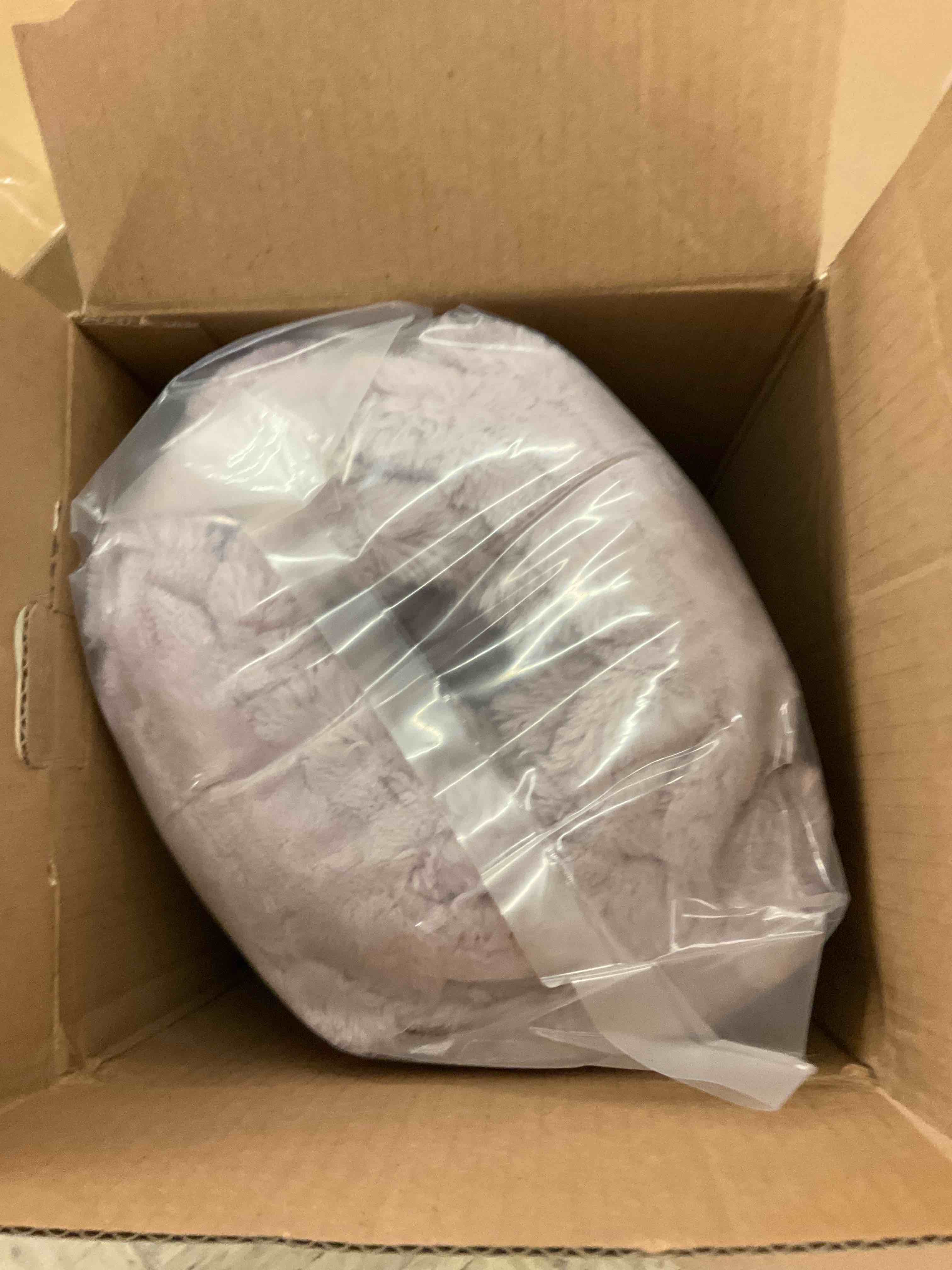 https://s3.amazonaws.com/lotting-images-prod/BoxBids/BXB0601902_1780685882387.jpeg