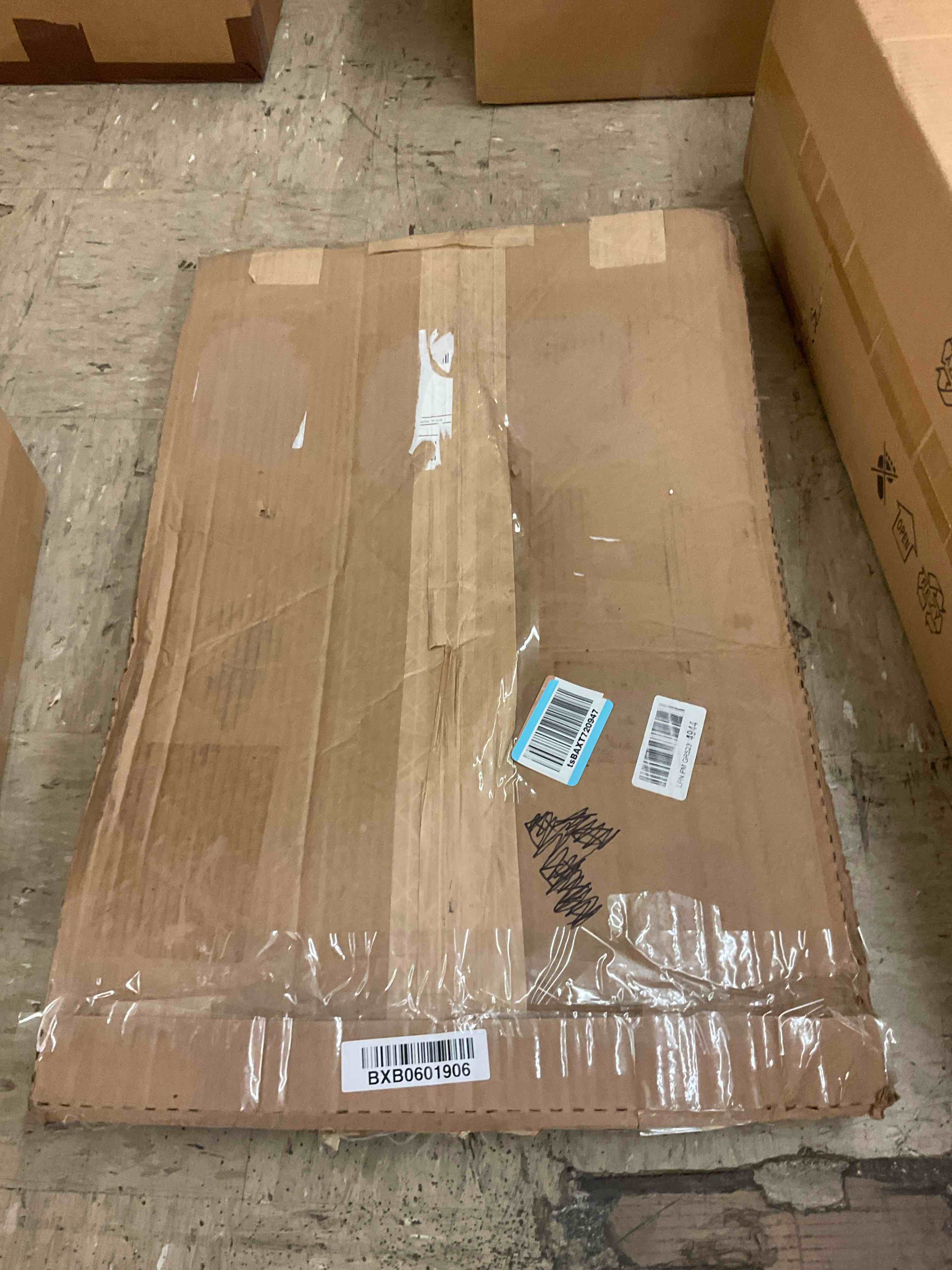 https://s3.amazonaws.com/lotting-images-prod/BoxBids/BXB0601906_1780686513756.jpeg
