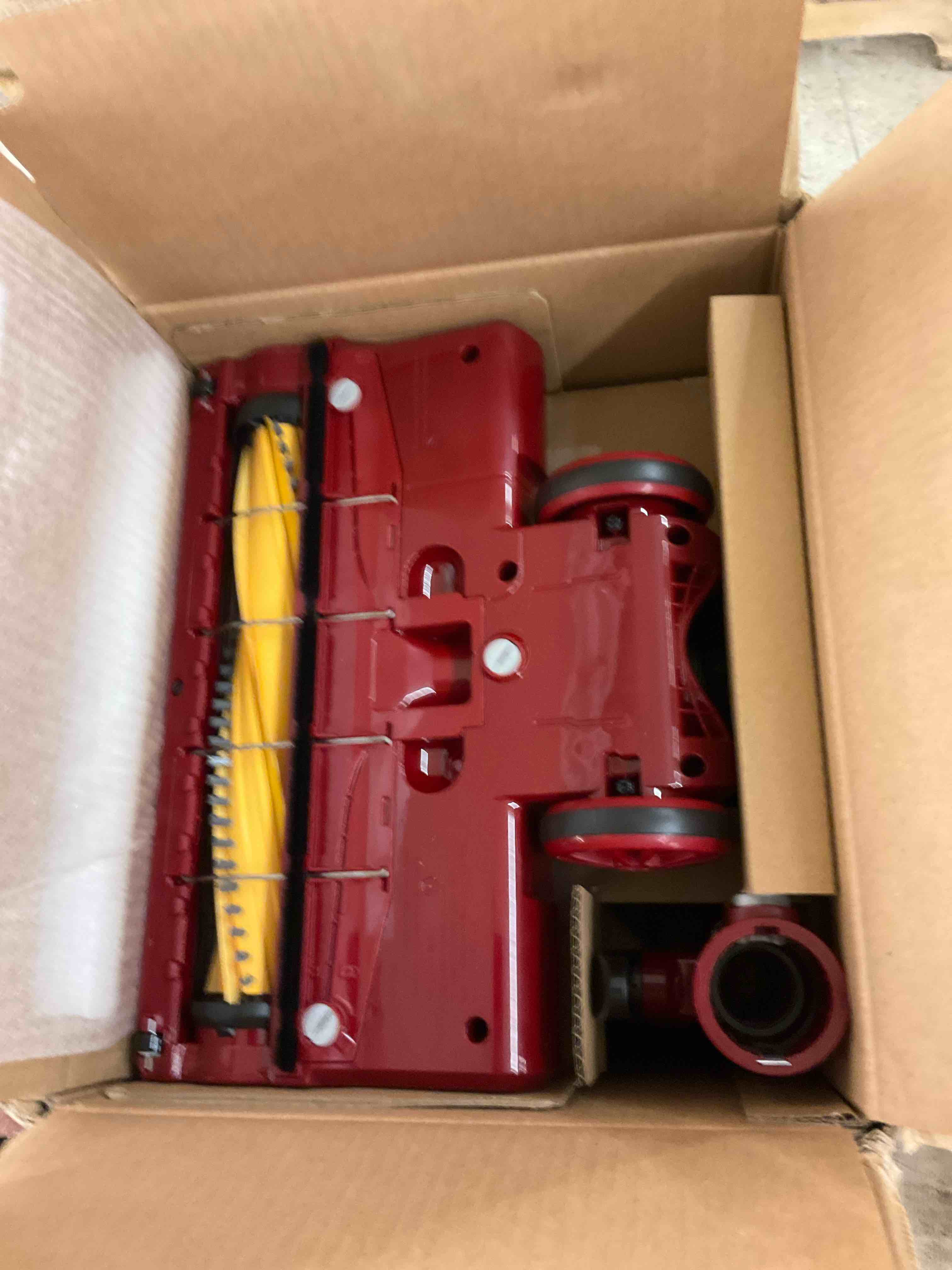 https://s3.amazonaws.com/lotting-images-prod/BoxBids/BXB0601910_1780686765969.jpeg