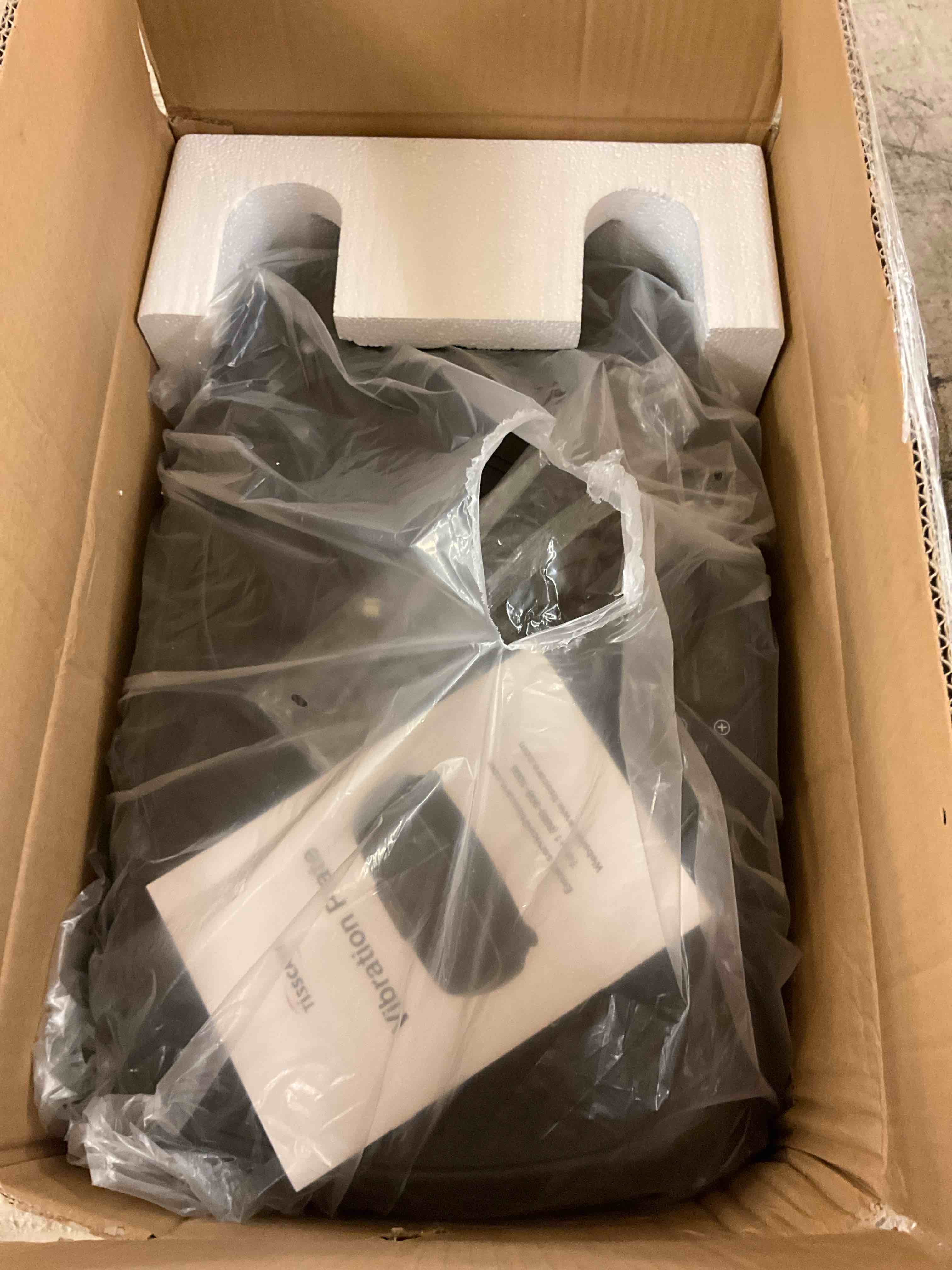 https://s3.amazonaws.com/lotting-images-prod/BoxBids/BXB0601912_1780686899373.jpeg