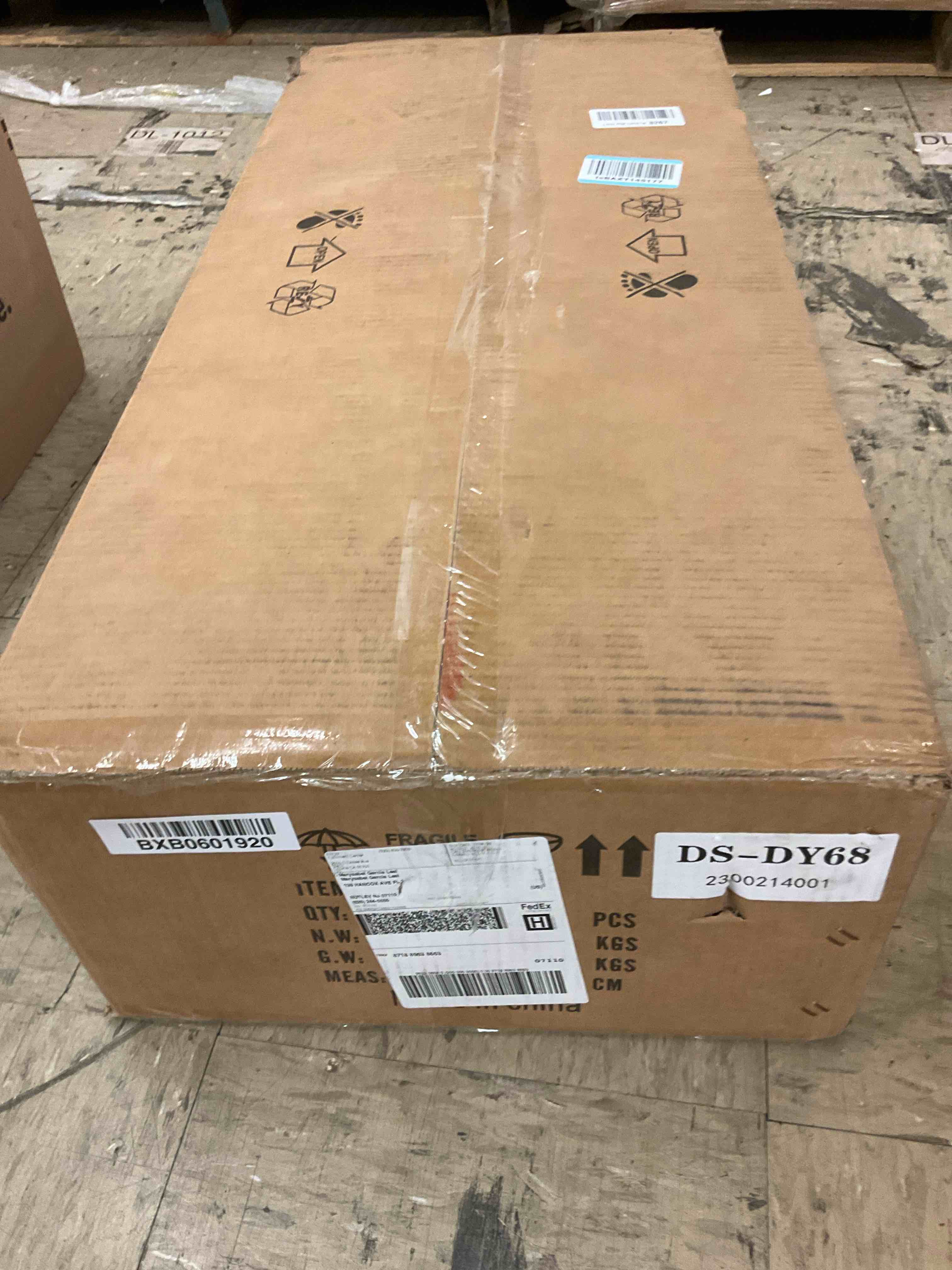 https://s3.amazonaws.com/lotting-images-prod/BoxBids/BXB0601920_1780687437338.jpeg
