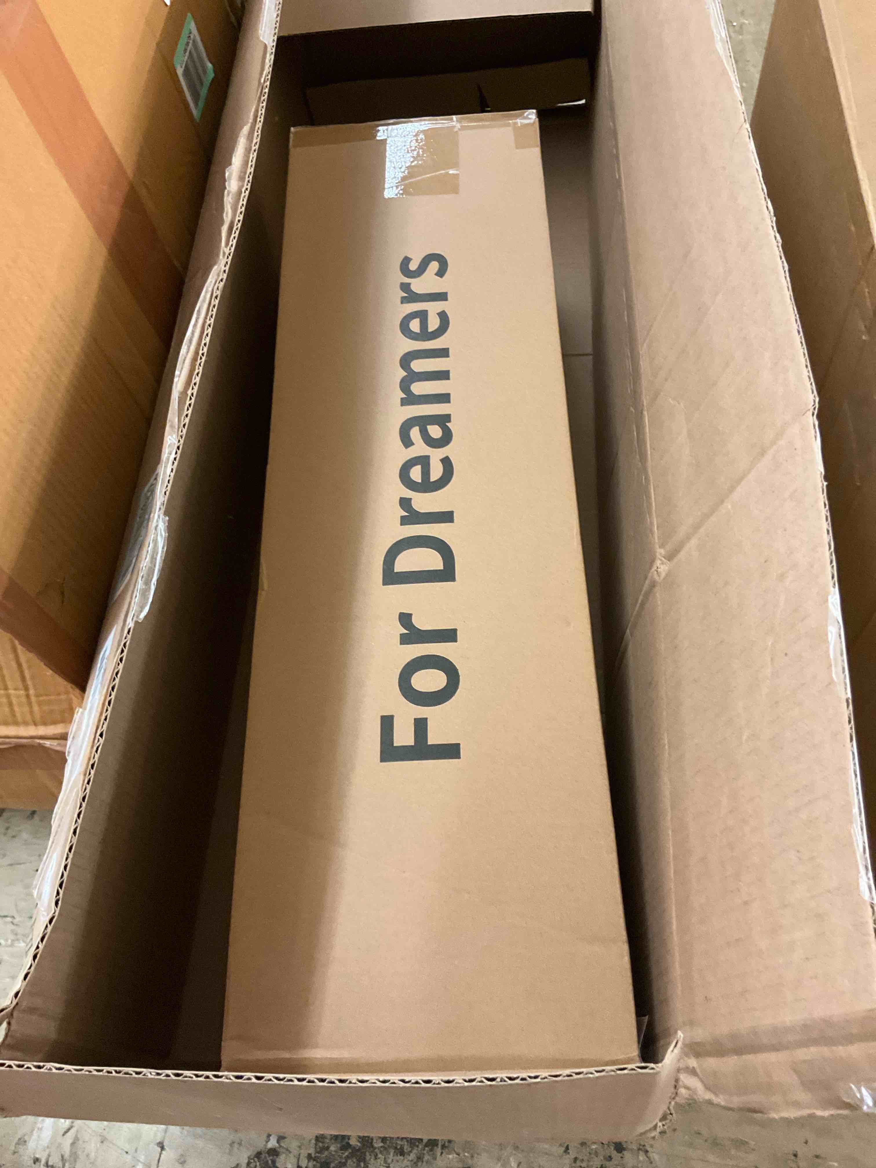 https://s3.amazonaws.com/lotting-images-prod/BoxBids/BXB0601950_1781117102957.jpeg