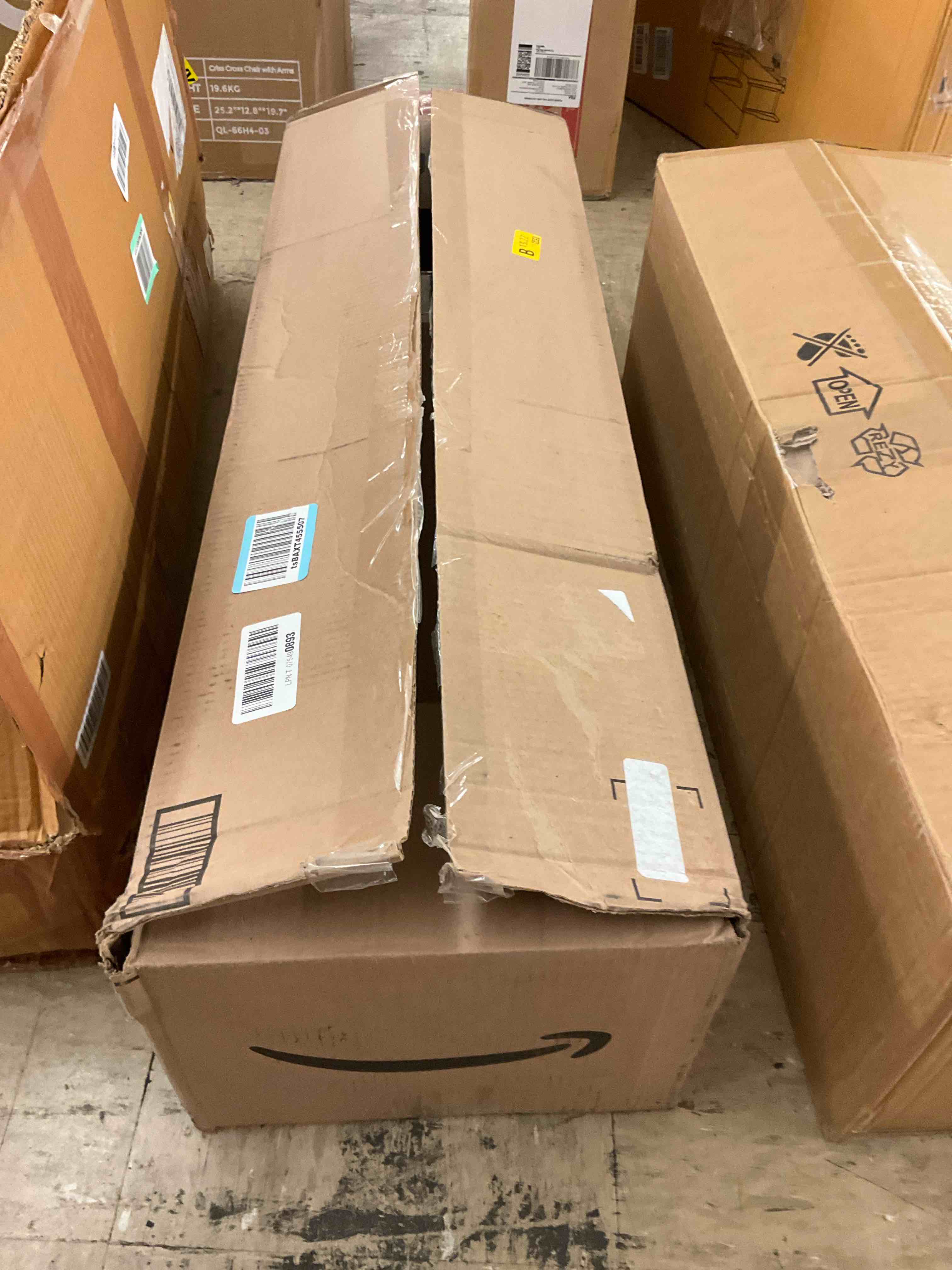https://s3.amazonaws.com/lotting-images-prod/BoxBids/BXB0601950_1781117113842.jpeg