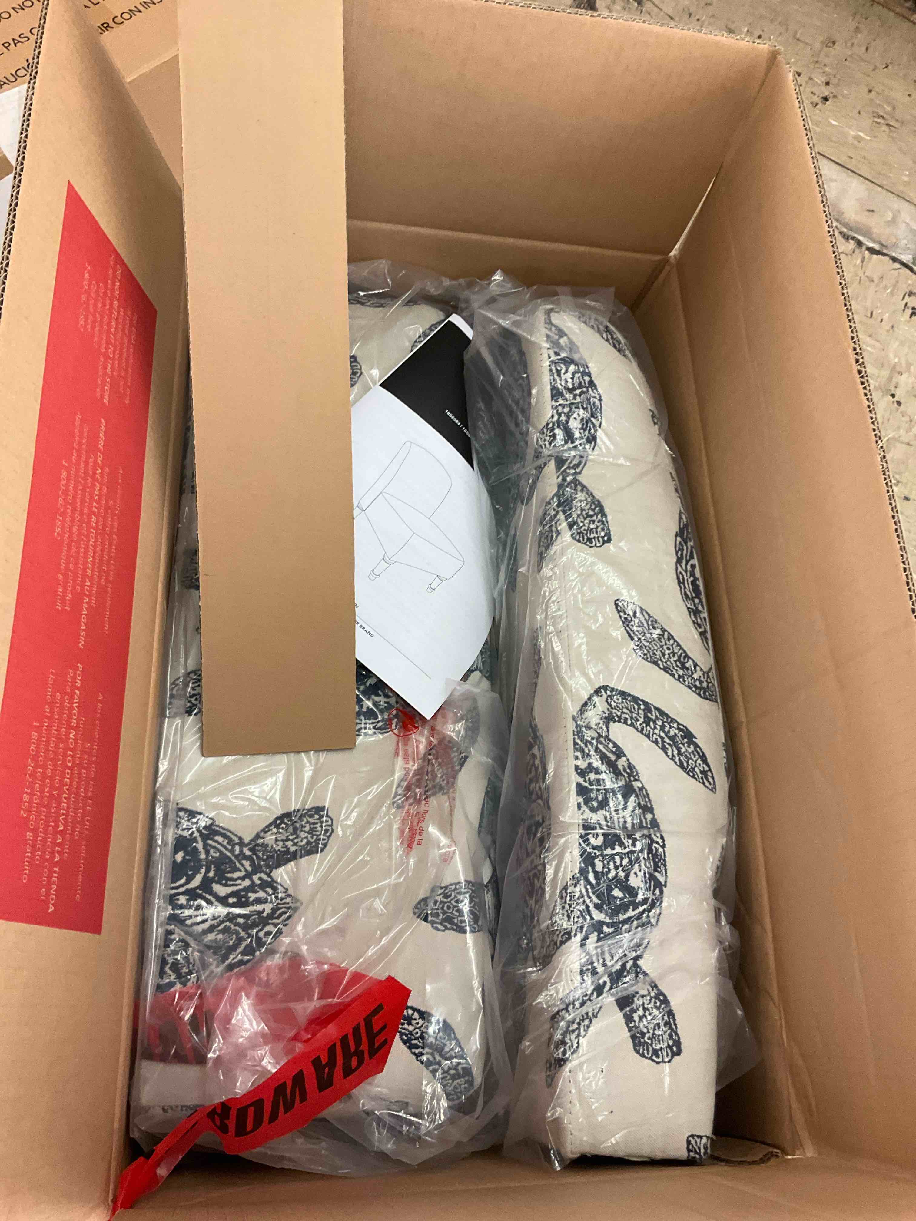 https://s3.amazonaws.com/lotting-images-prod/BoxBids/BXB0601961_1781104184712.jpeg