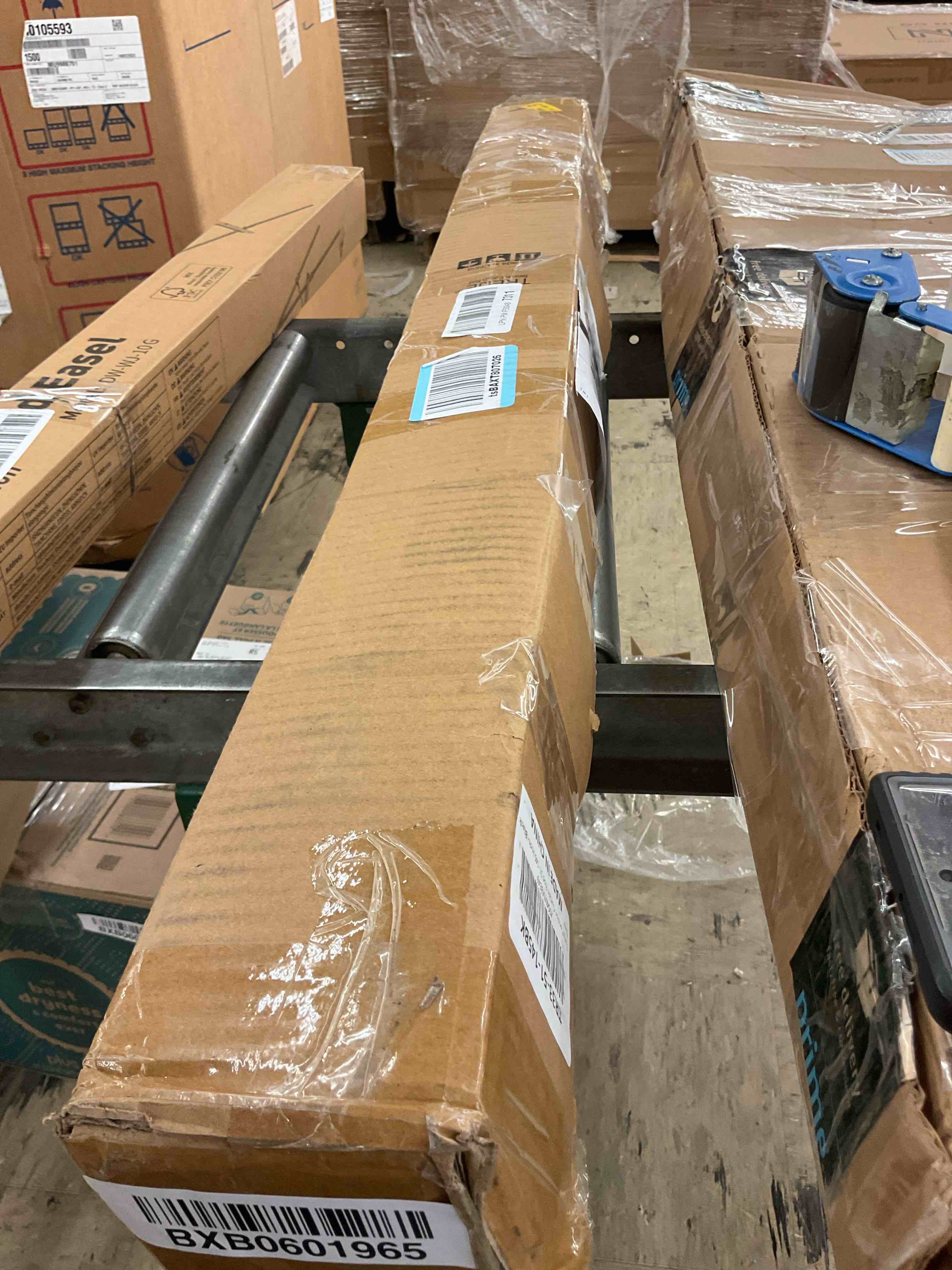 https://s3.amazonaws.com/lotting-images-prod/BoxBids/BXB0601965_1780673567486.jpeg