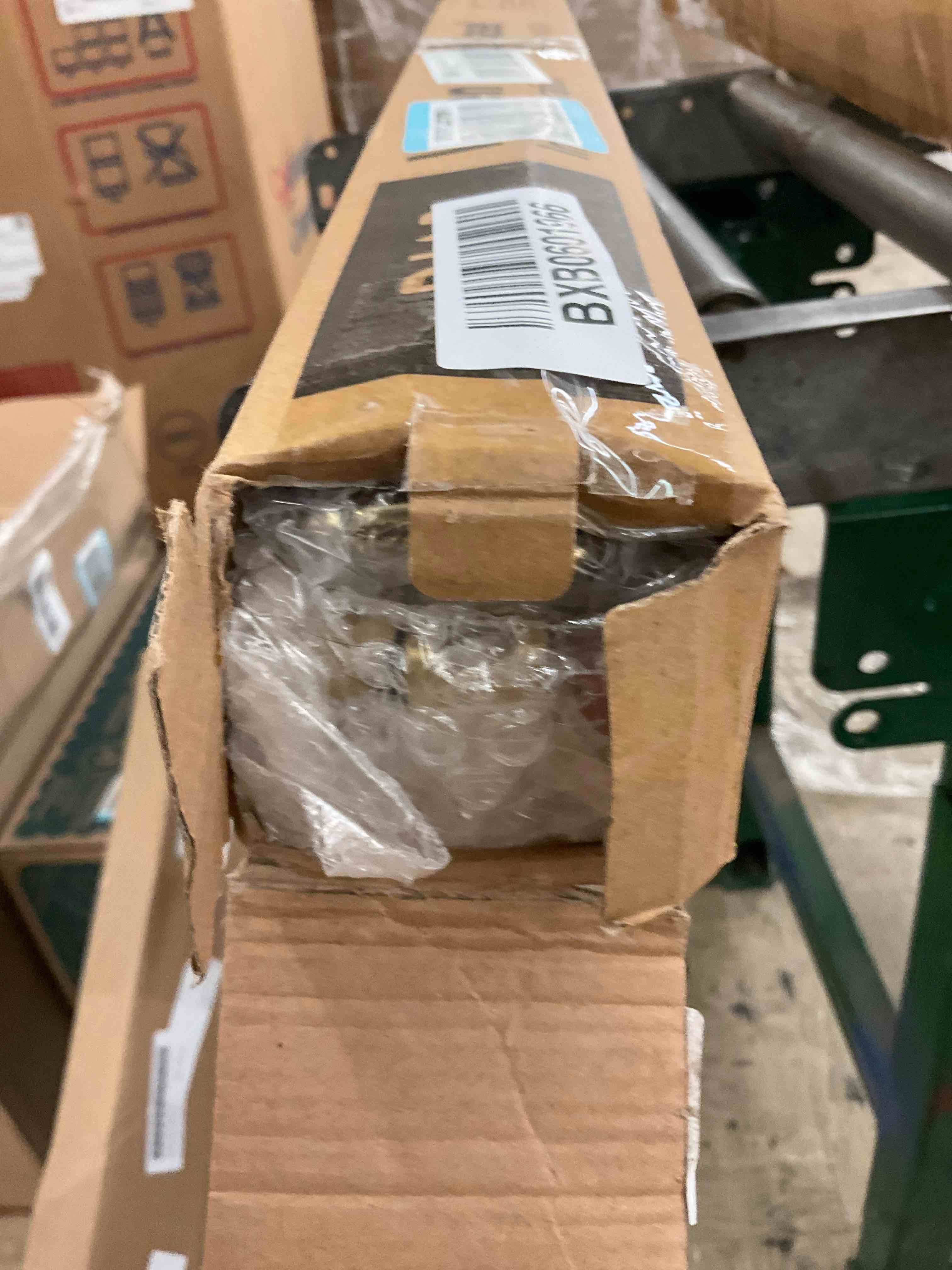 https://s3.amazonaws.com/lotting-images-prod/BoxBids/BXB0601966_1780673588122.jpeg
