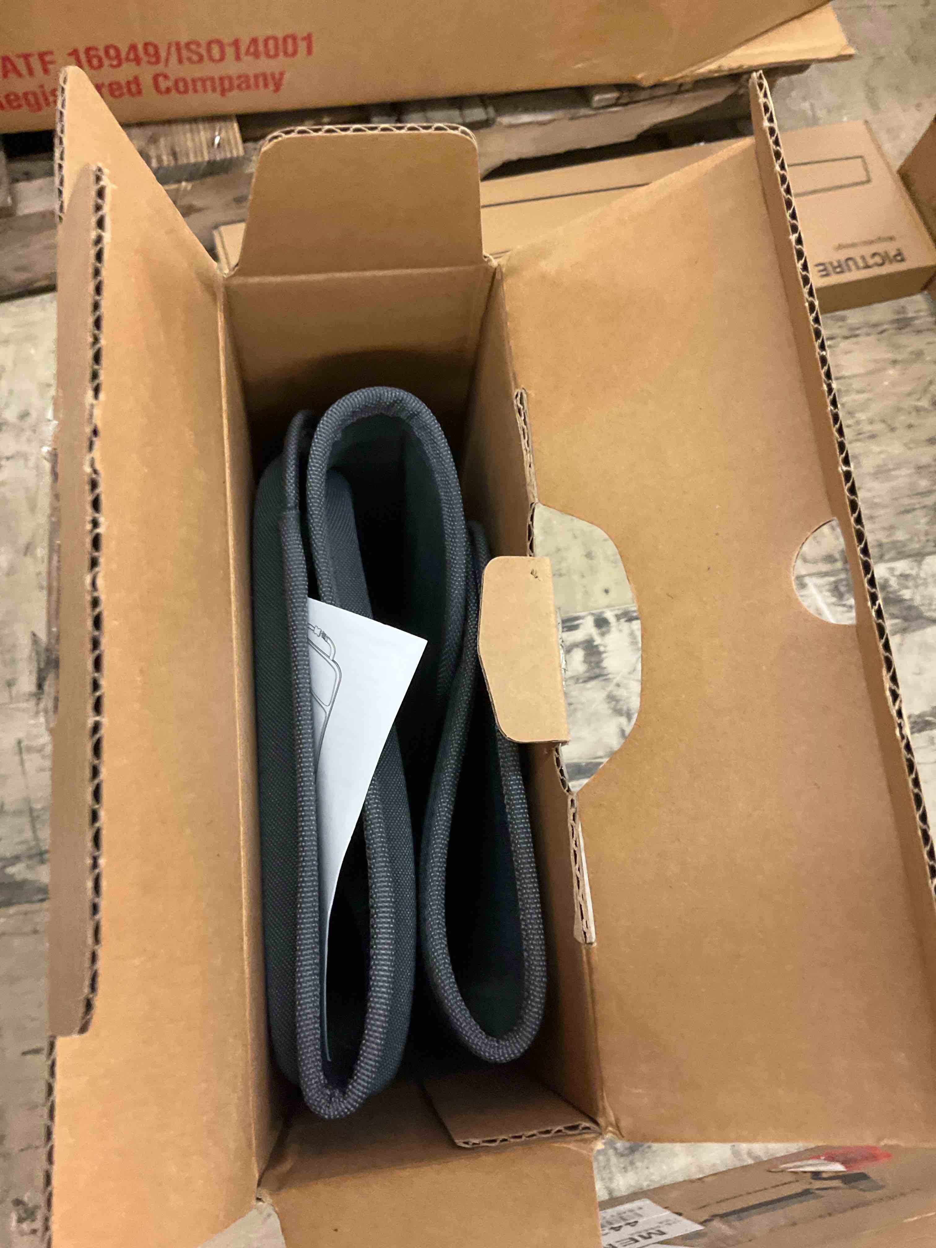 https://s3.amazonaws.com/lotting-images-prod/BoxBids/BXB0601986_1780605576461.jpeg