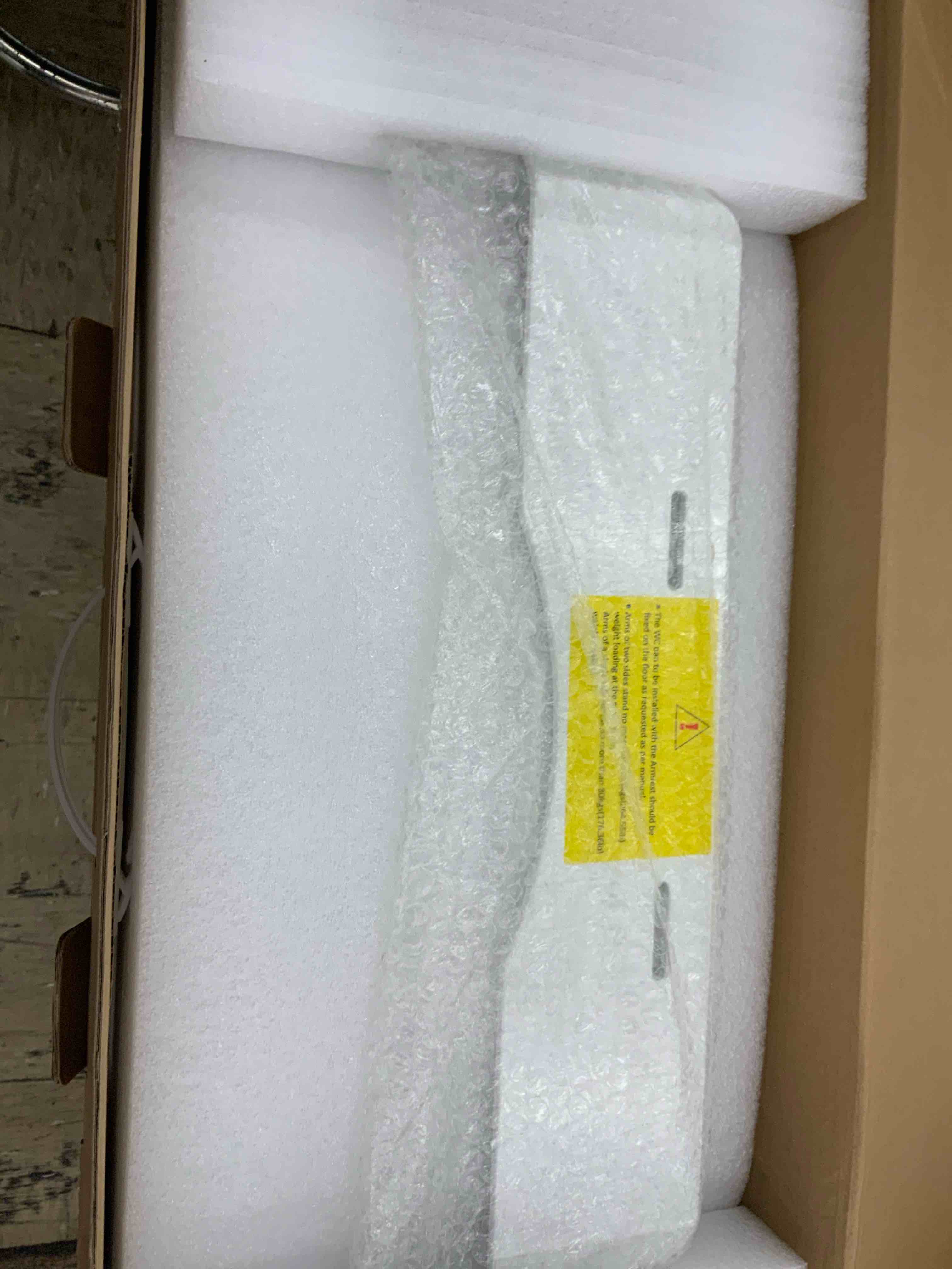 https://s3.amazonaws.com/lotting-images-prod/BoxBids/BXB0602254_1781109815493.jpeg