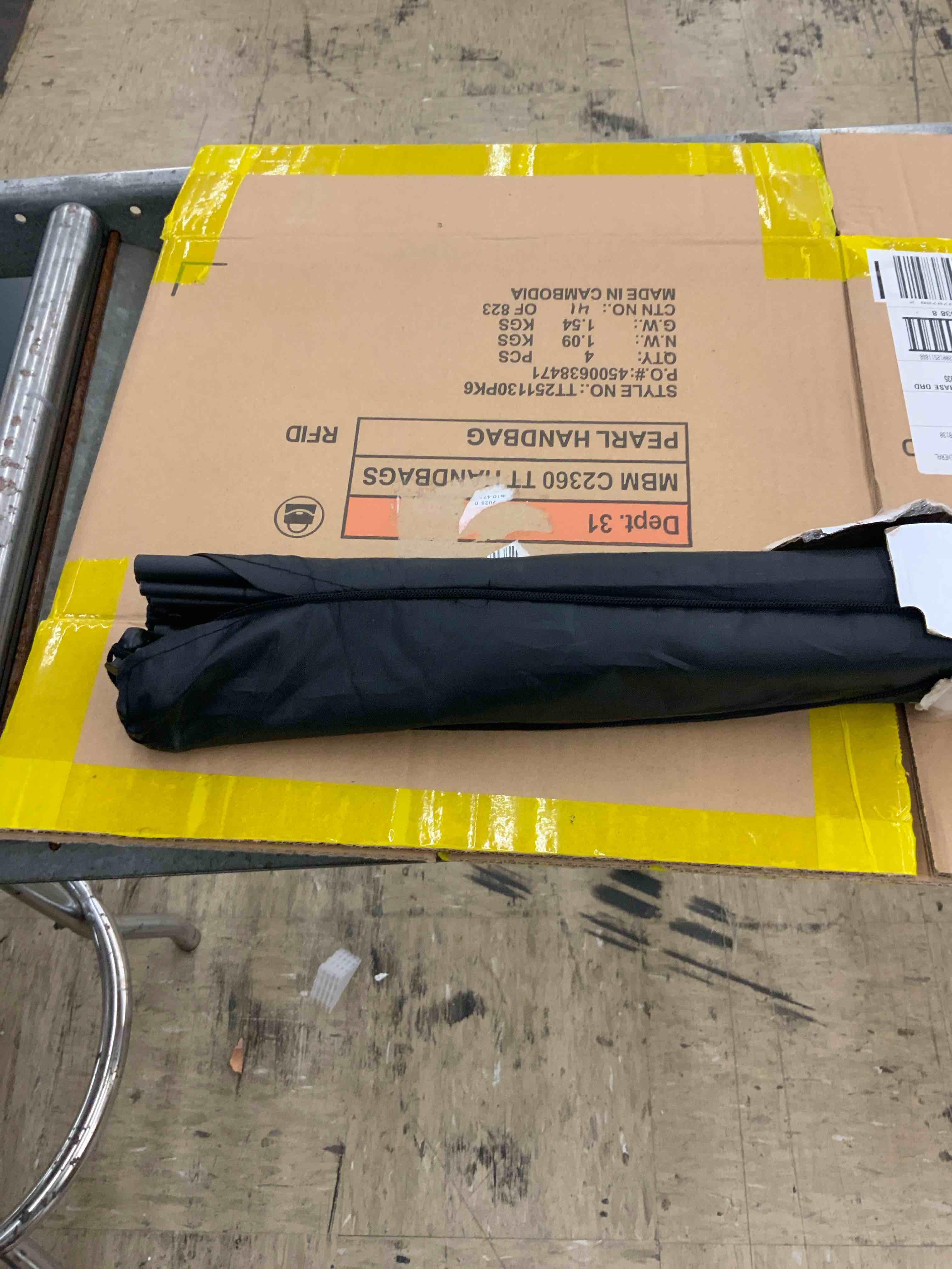 https://s3.amazonaws.com/lotting-images-prod/BoxBids/BXB0602291_1780944680132.jpeg