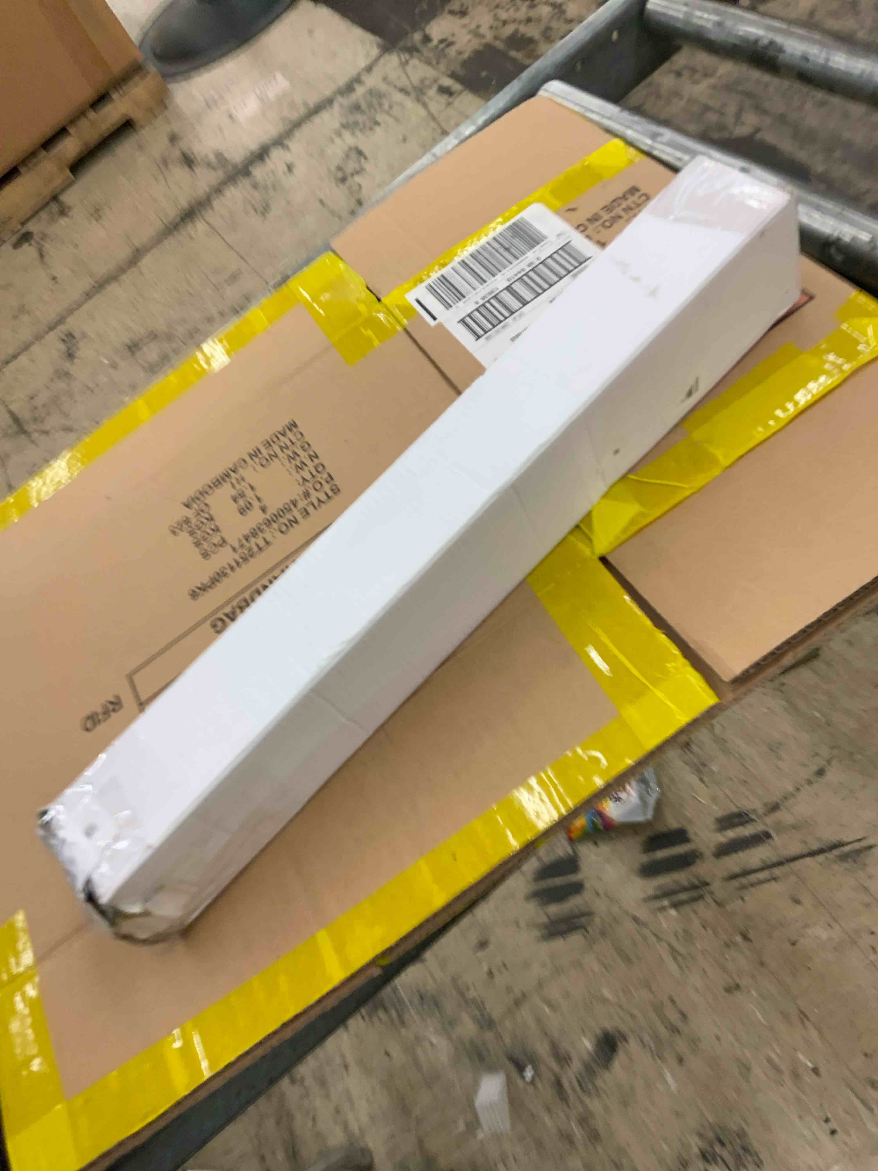 https://s3.amazonaws.com/lotting-images-prod/BoxBids/BXB0602291_1780944728862.jpeg