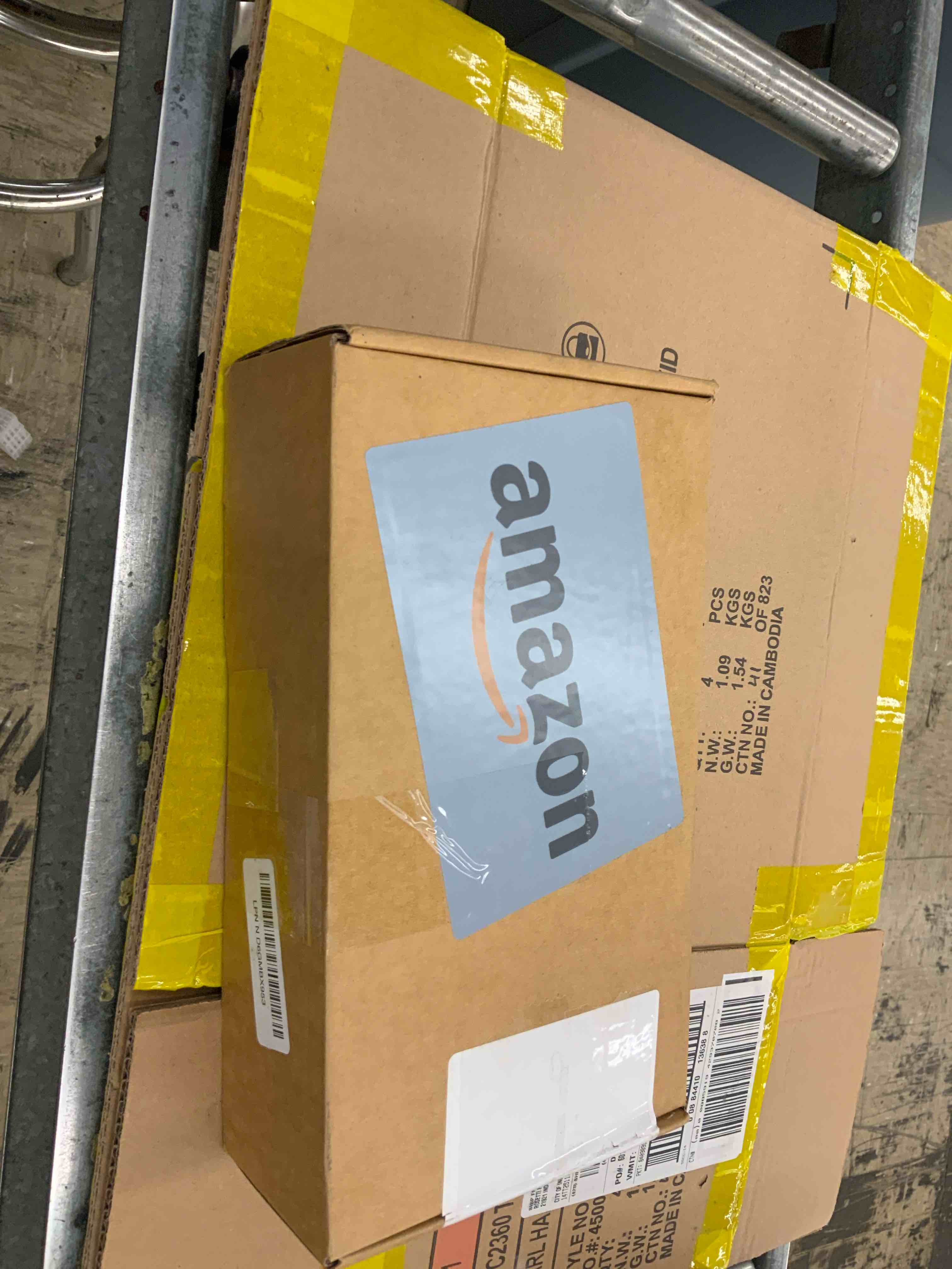 https://s3.amazonaws.com/lotting-images-prod/BoxBids/BXB0602300_1780942961687.jpeg