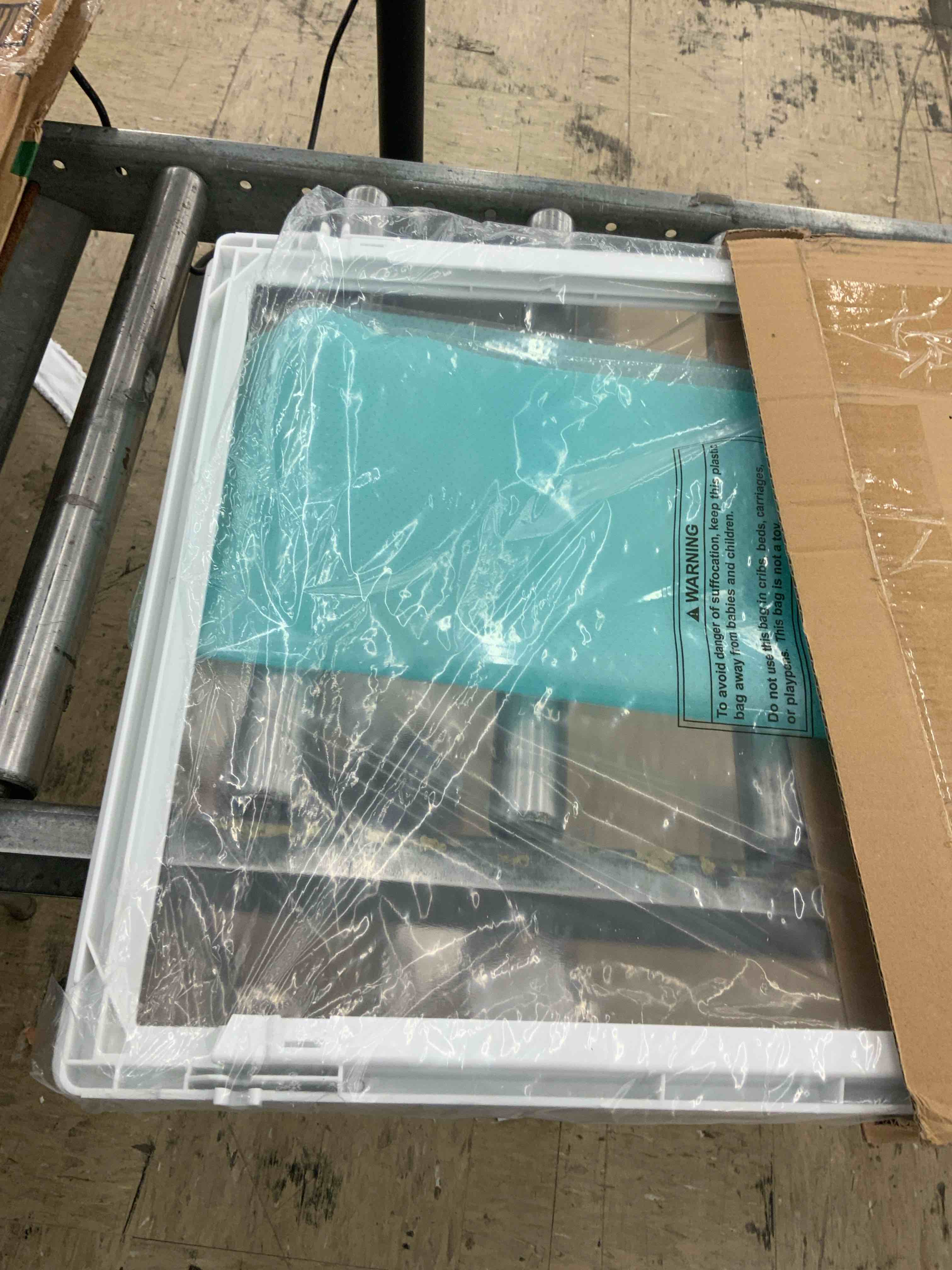https://s3.amazonaws.com/lotting-images-prod/BoxBids/BXB0602390_1781199288540.jpeg