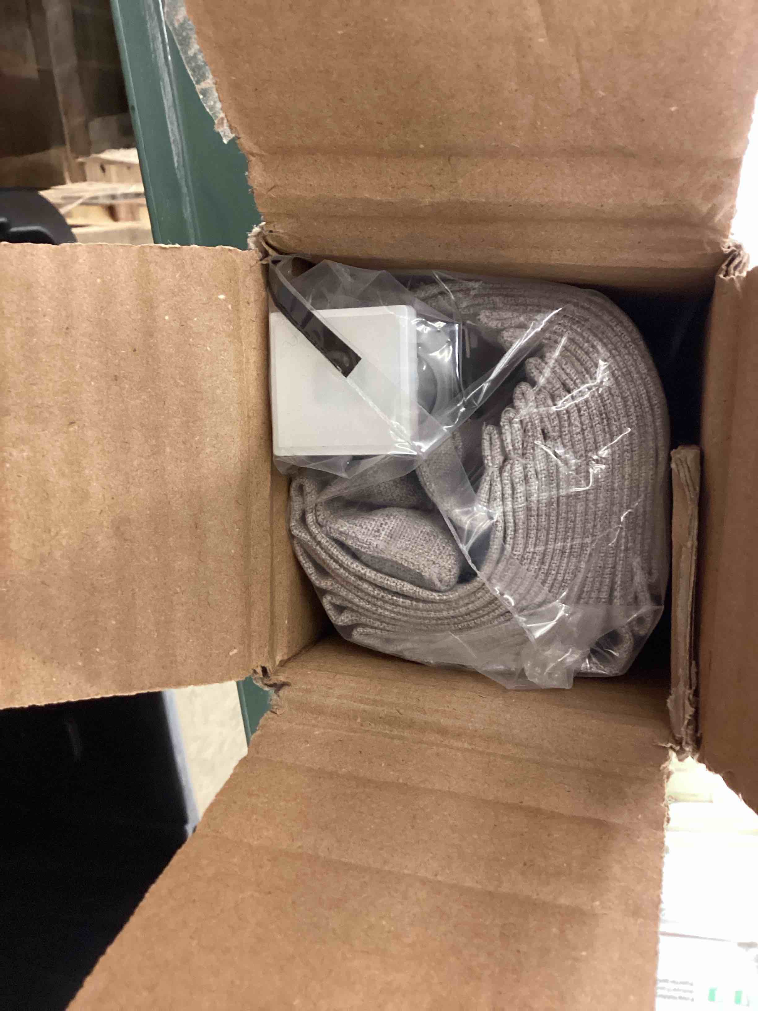 https://s3.amazonaws.com/lotting-images-prod/BoxBids/BXB0602837_1781270166126.jpeg
