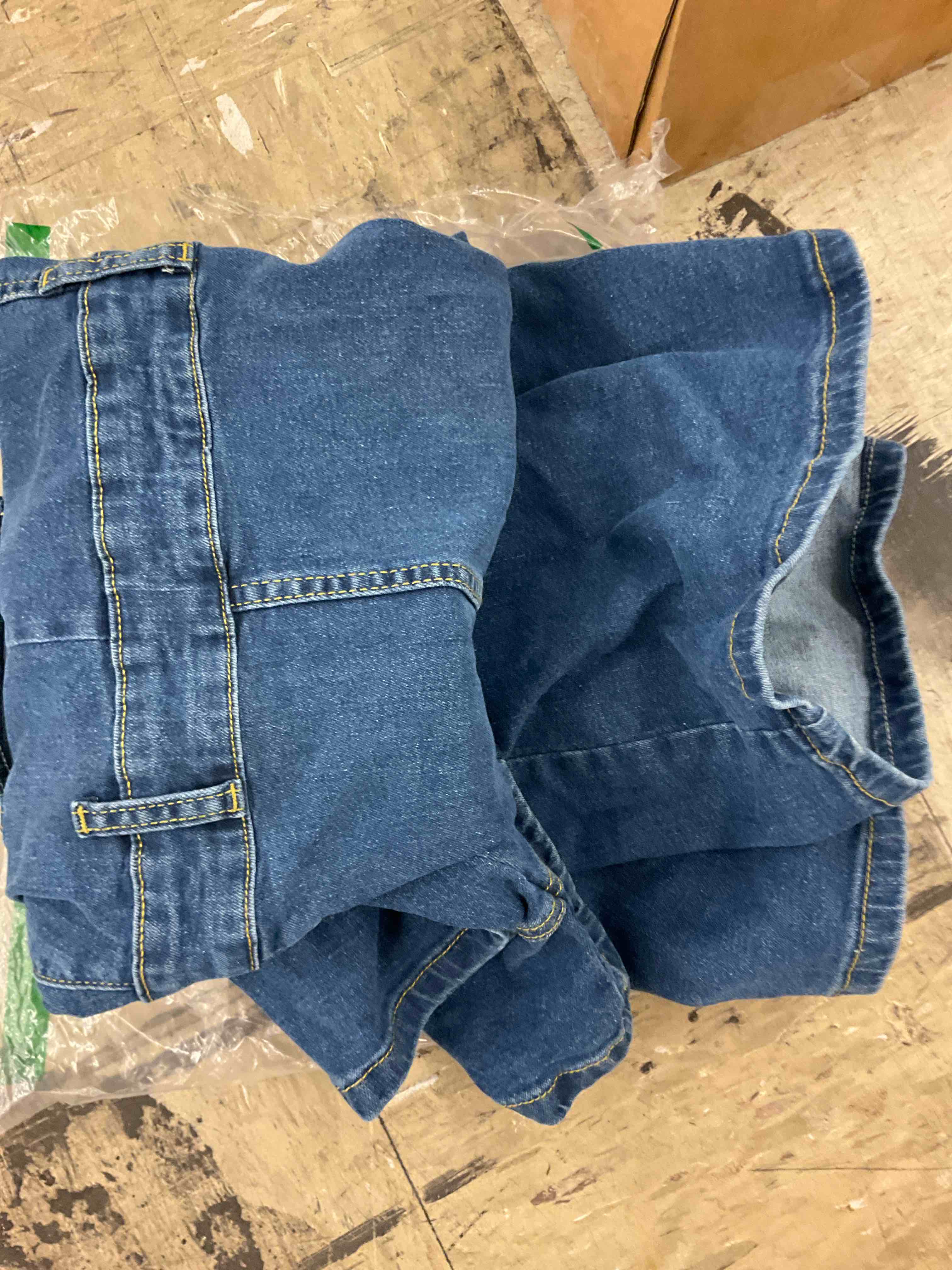 https://s3.amazonaws.com/lotting-images-prod/BoxBids/BXB0603645_1781632874979.jpeg