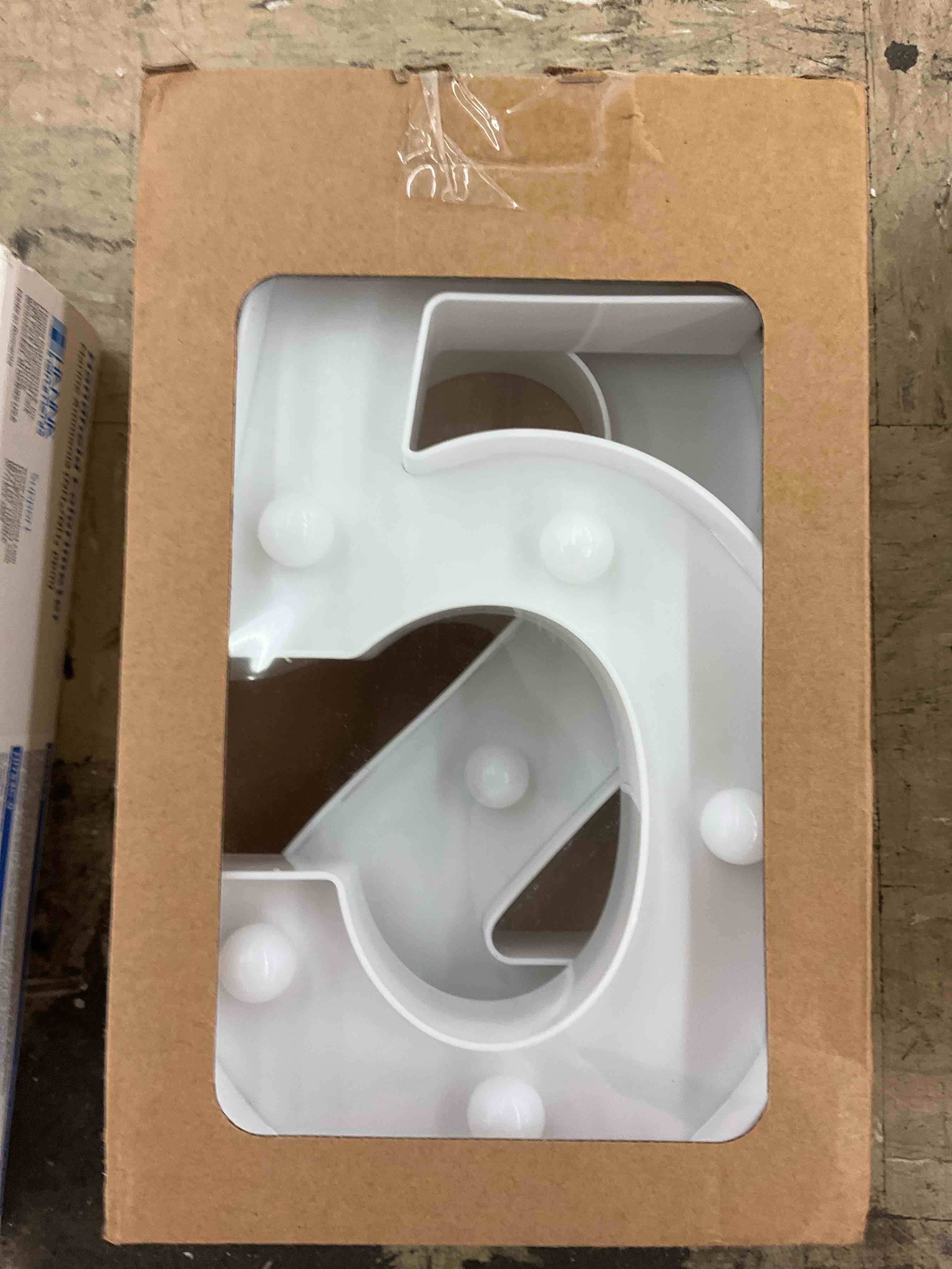 https://s3.amazonaws.com/lotting-images-prod/BoxBids/BXB0603648_1781634963796.jpeg