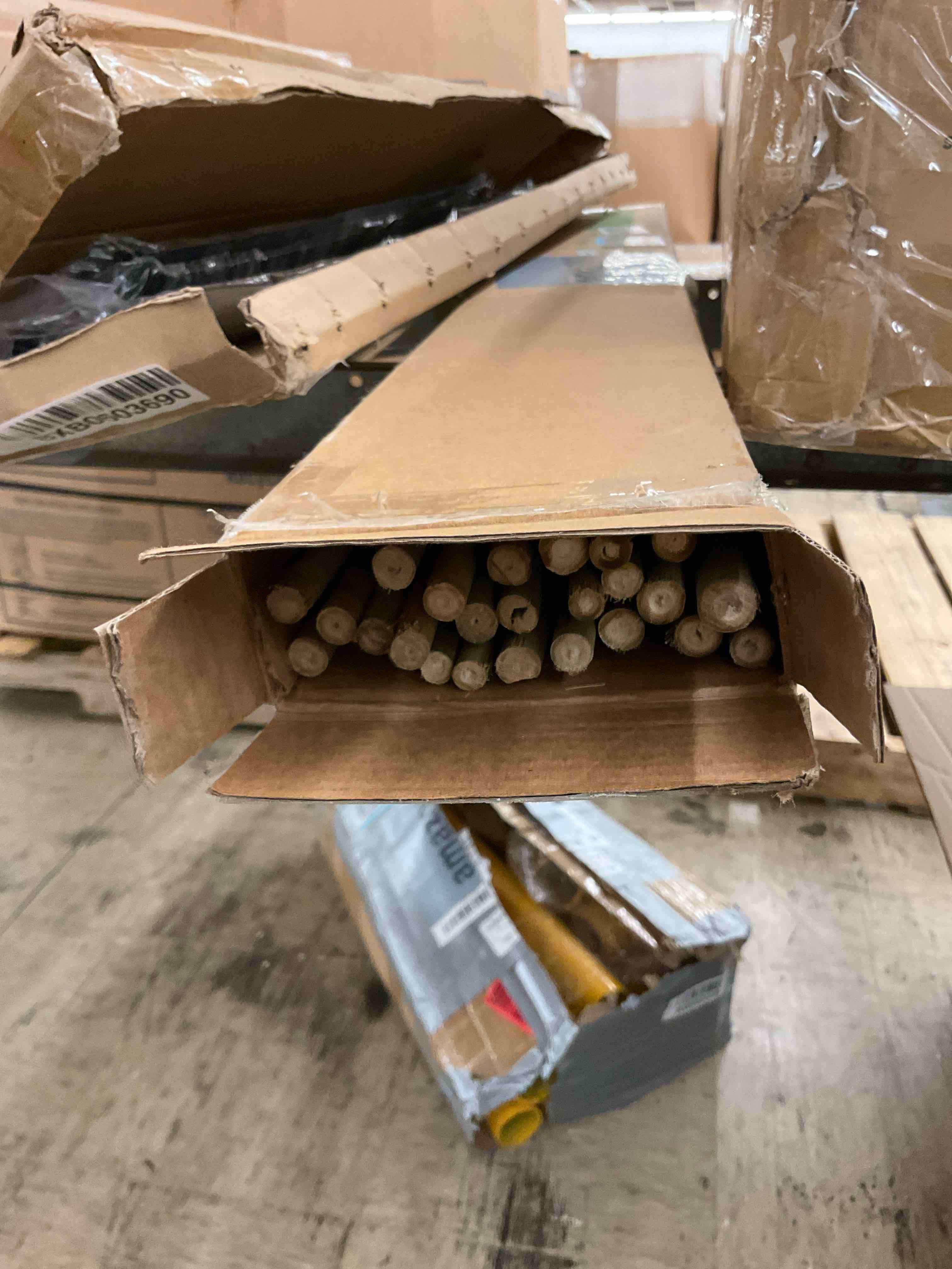 https://s3.amazonaws.com/lotting-images-prod/BoxBids/BXB0603689_1781379334766.jpeg