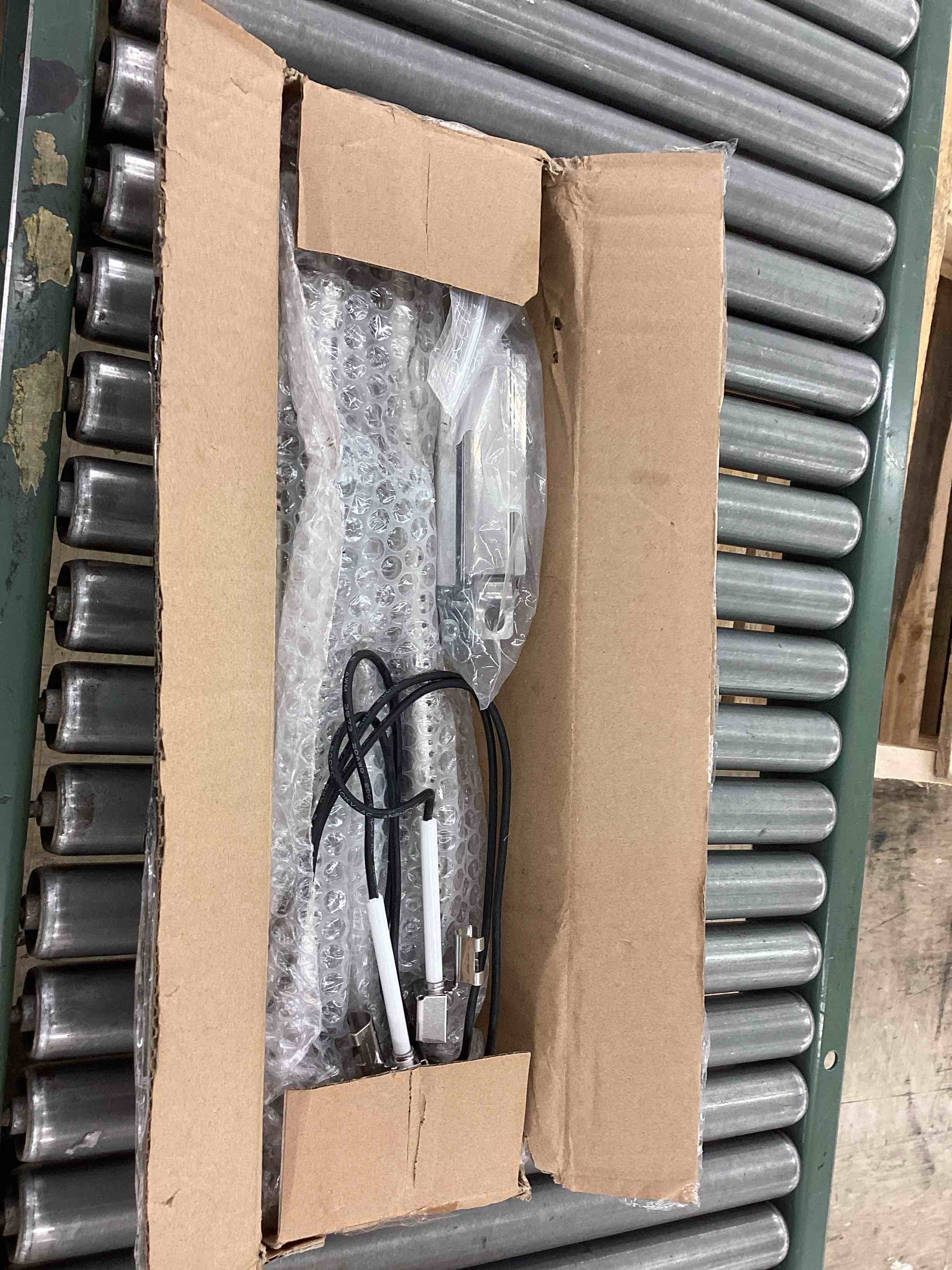 https://s3.amazonaws.com/lotting-images-prod/BoxBids/BXB0603821_1781009220900.jpeg