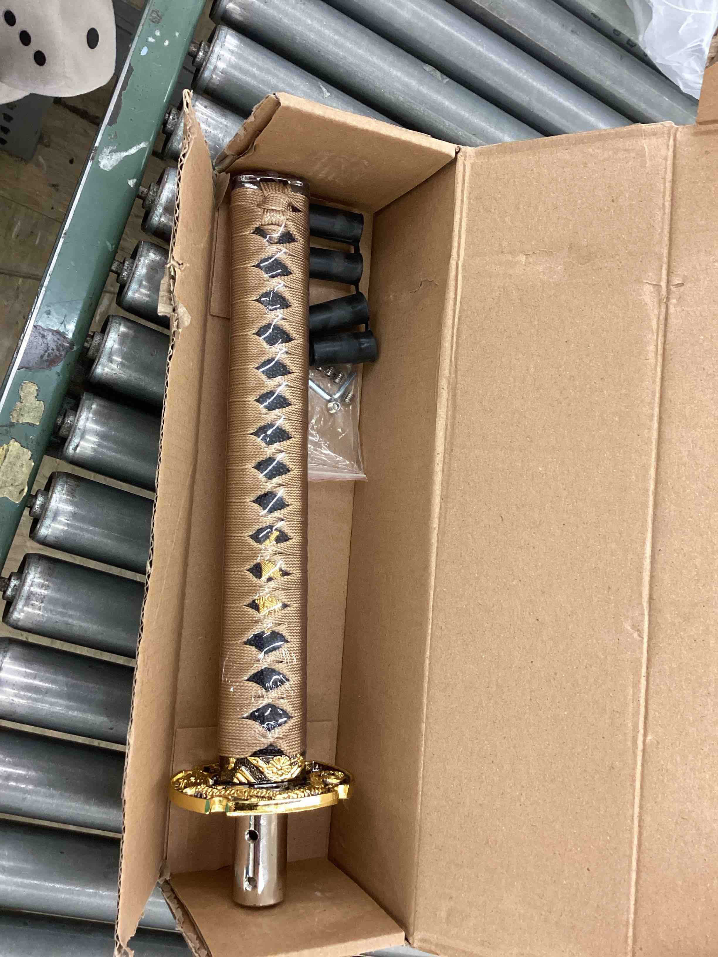 https://s3.amazonaws.com/lotting-images-prod/BoxBids/BXB0603865_1781020203686.jpeg