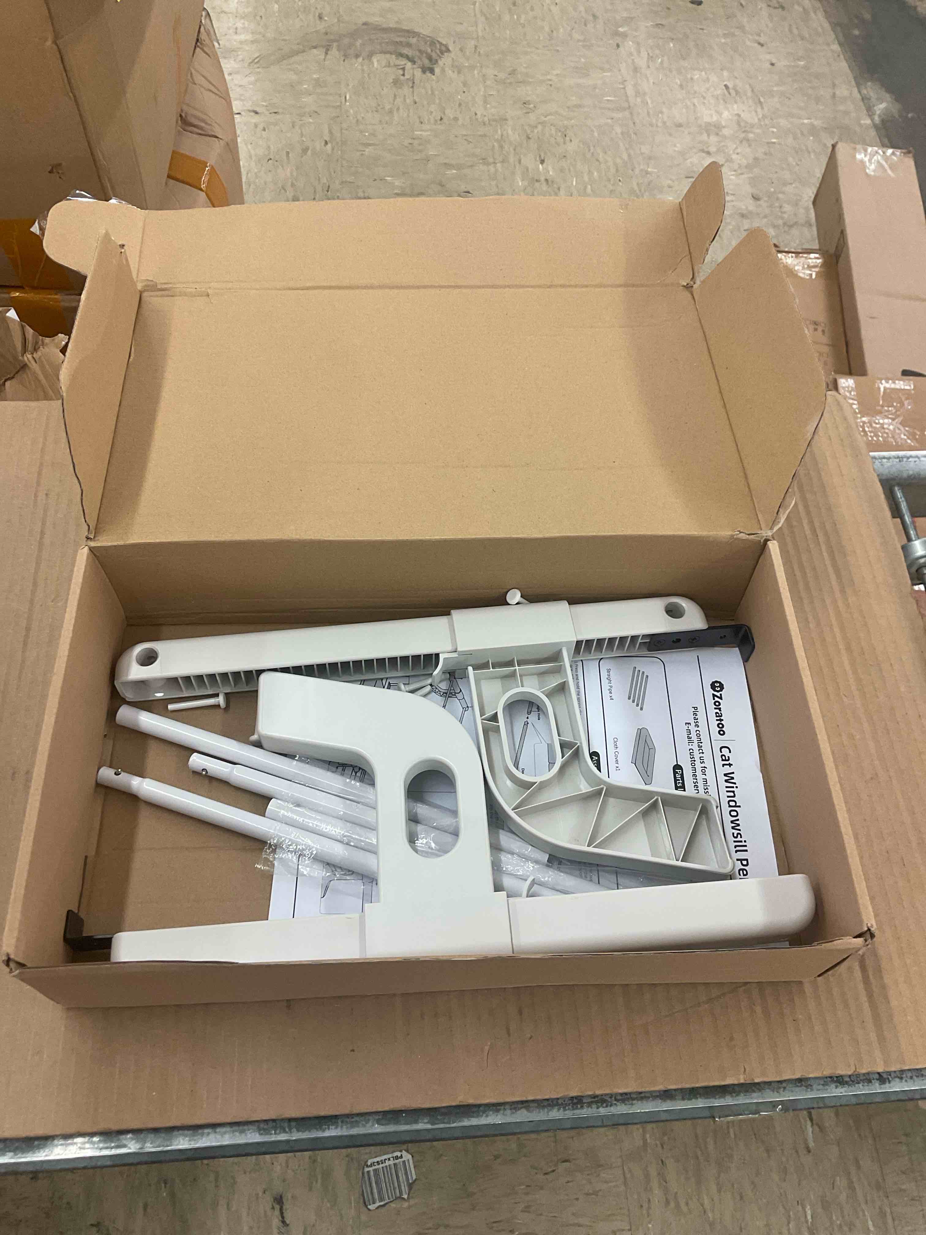 https://s3.amazonaws.com/lotting-images-prod/BoxBids/PPE2248024_1770144210655.jpeg