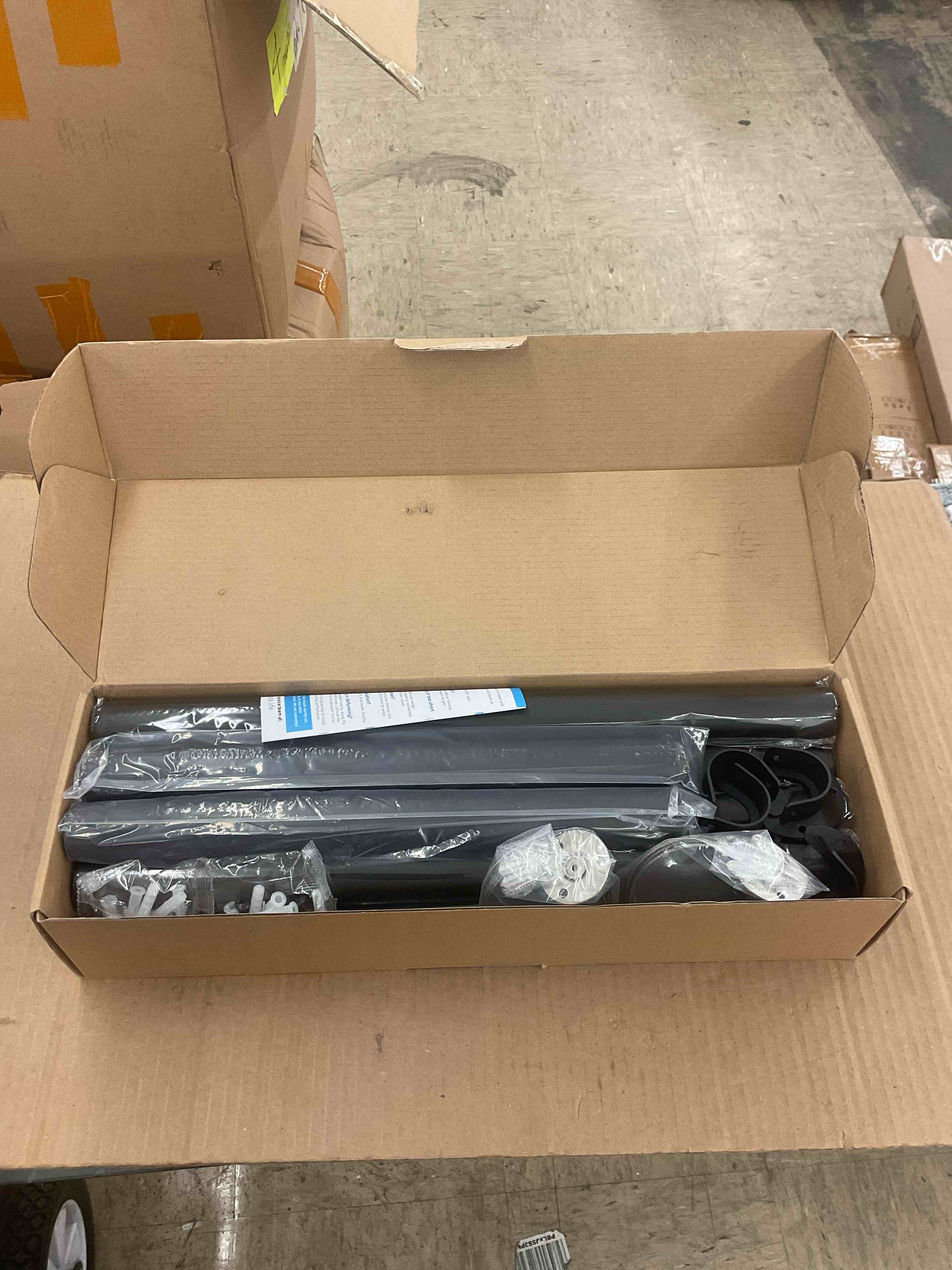 https://s3.amazonaws.com/lotting-images-prod/BoxBids/PPE2248026_1770144460266.jpeg