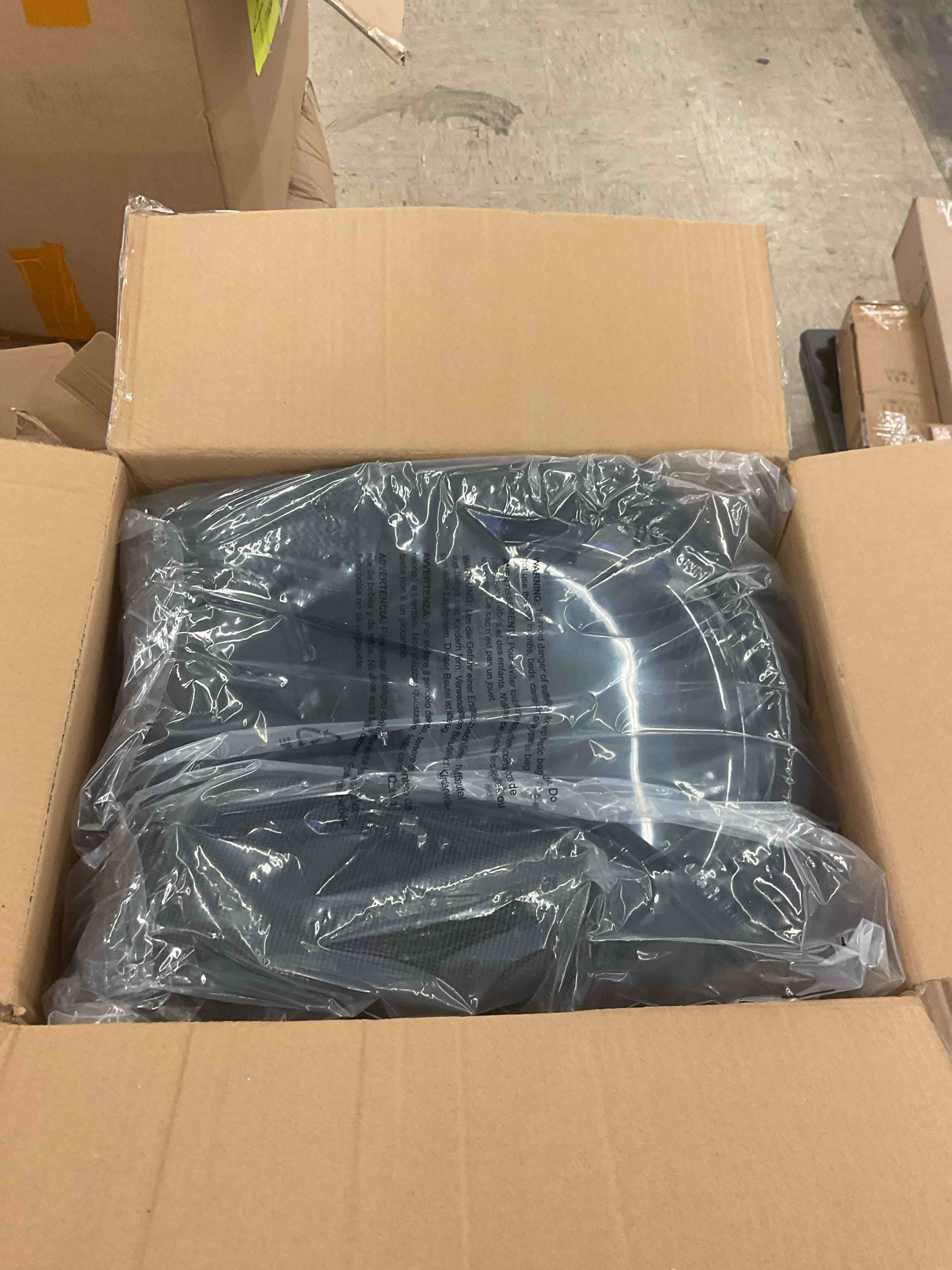 https://s3.amazonaws.com/lotting-images-prod/BoxBids/PPE2248036_1770146179499.jpeg